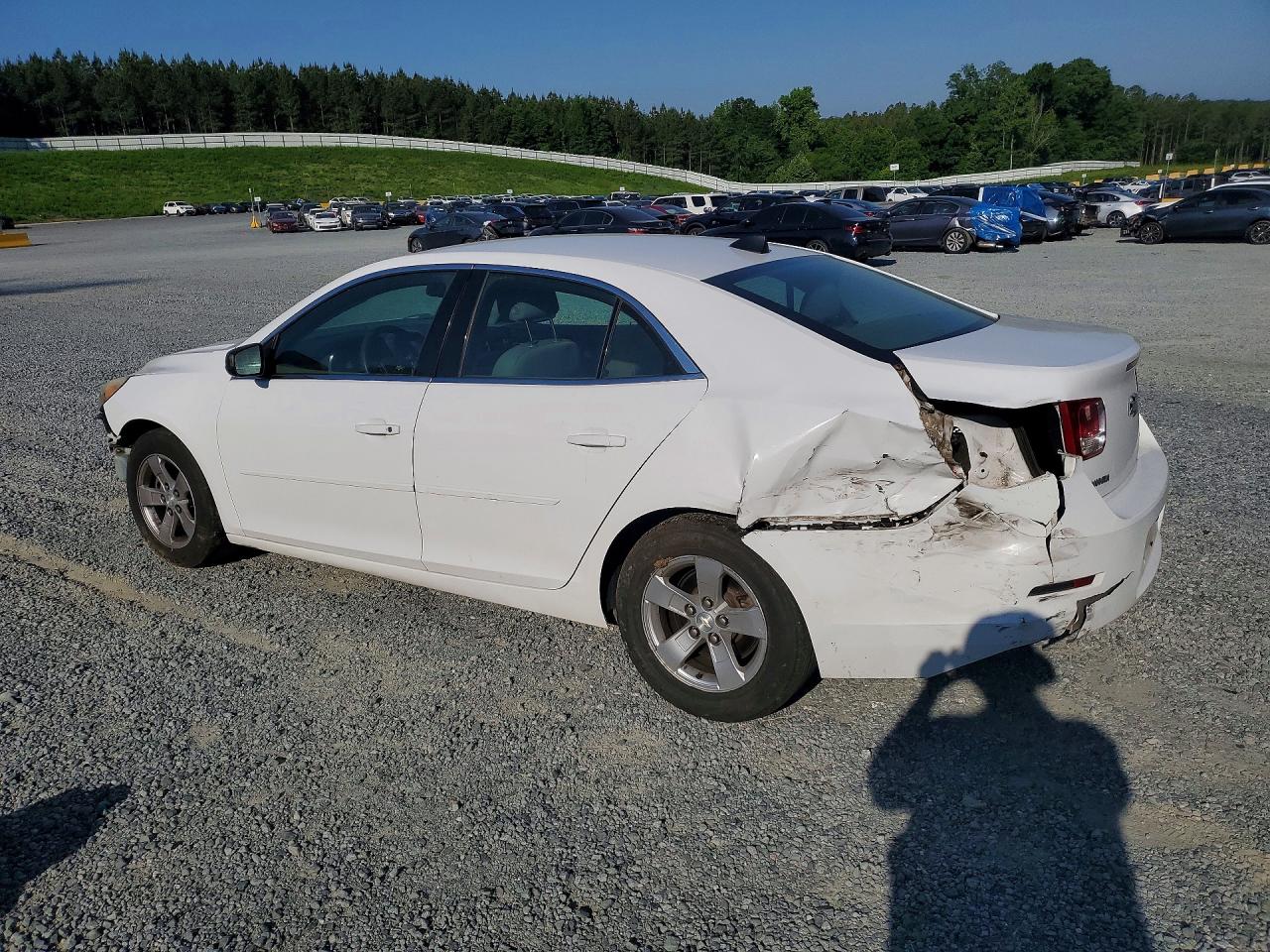 2013 Chevrolet Malibu Ls White vin: 1G11B5SA9DF215096