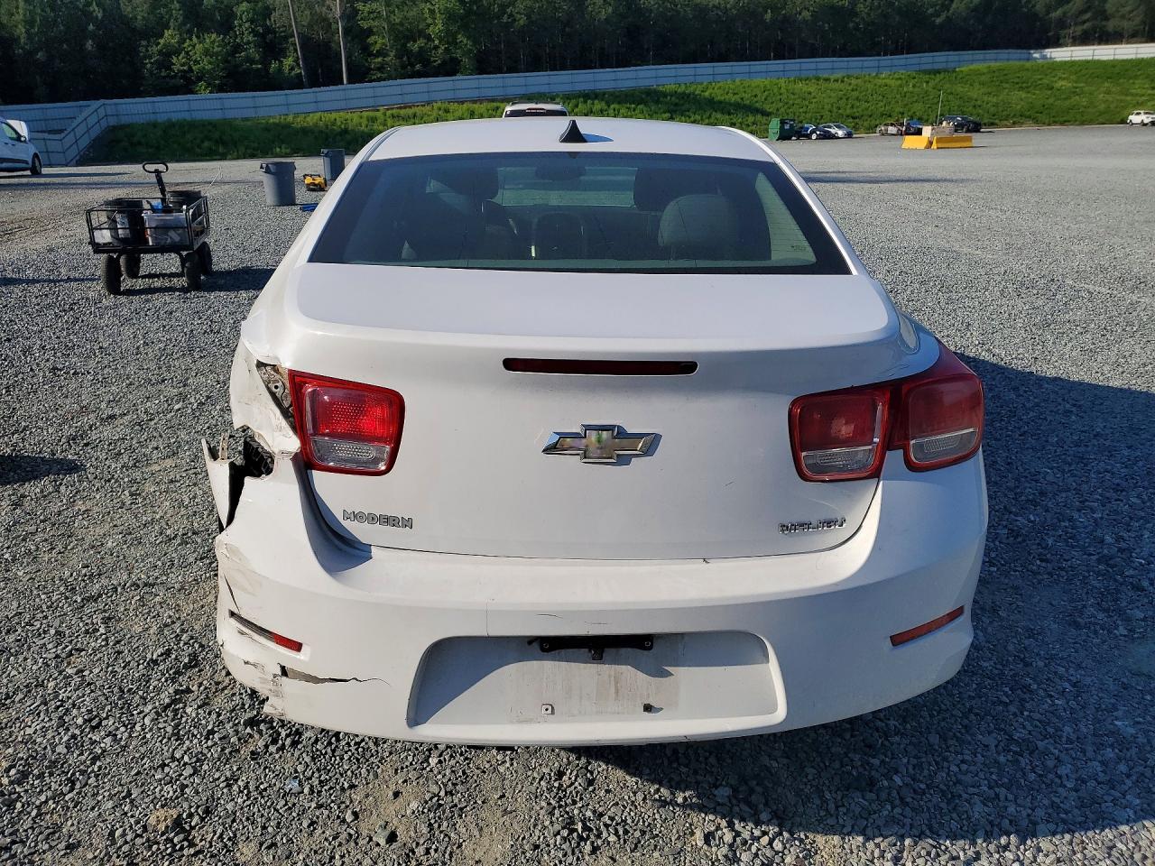 2013 Chevrolet Malibu Ls White vin: 1G11B5SA9DF215096