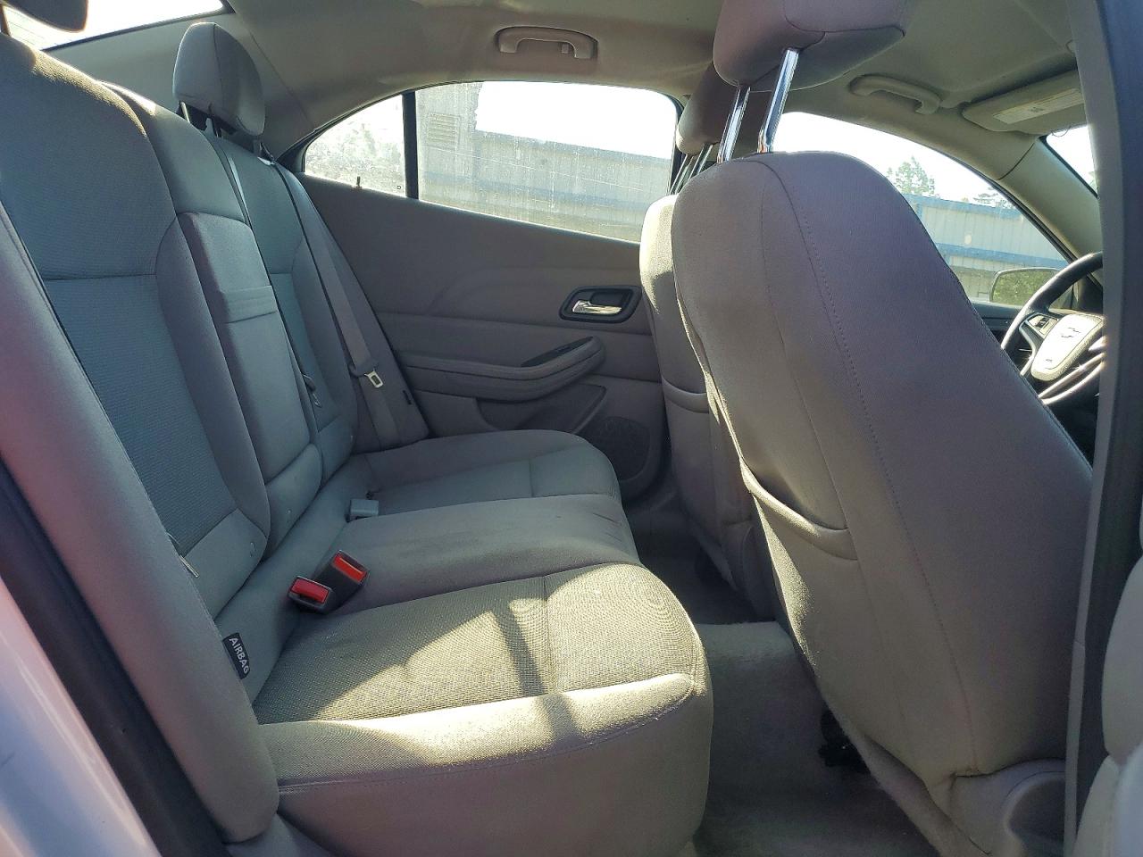 2013 Chevrolet Malibu Ls White vin: 1G11B5SA9DF215096