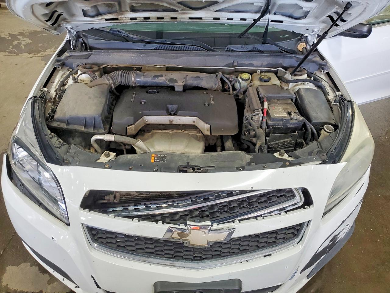 2013 Chevrolet Malibu Ls White vin: 1G11B5SA9DF236353