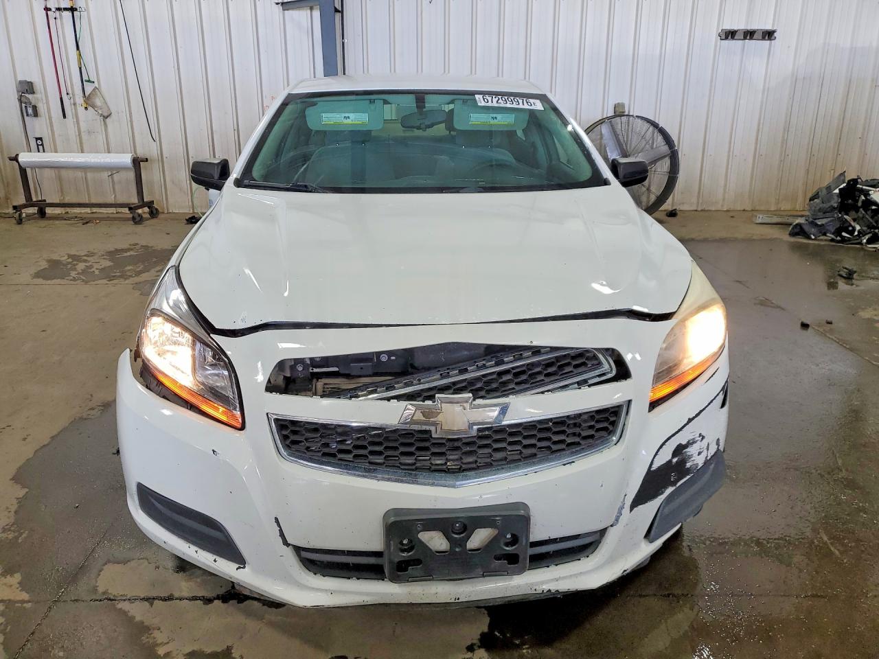 2013 Chevrolet Malibu Ls White vin: 1G11B5SA9DF236353