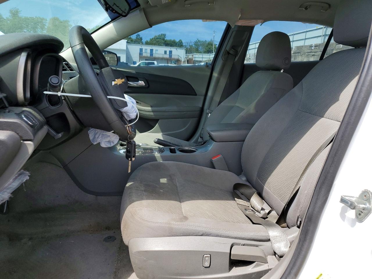 2014 Chevrolet Malibu Ls White vin: 1G11B5SL0EF108828
