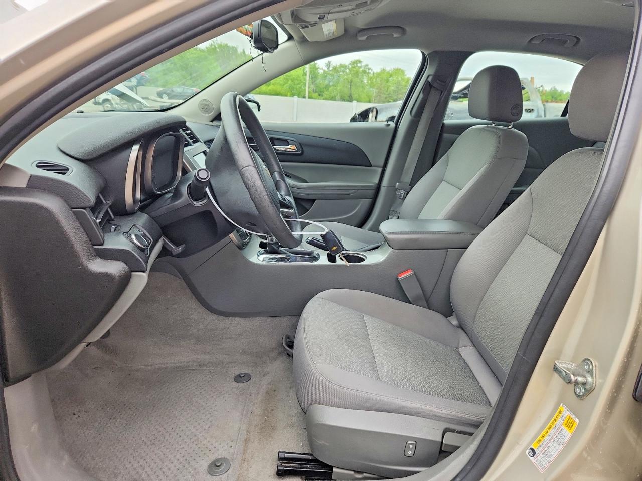 2014 Chevrolet Malibu Ls Cream vin: 1G11B5SL0EF217676