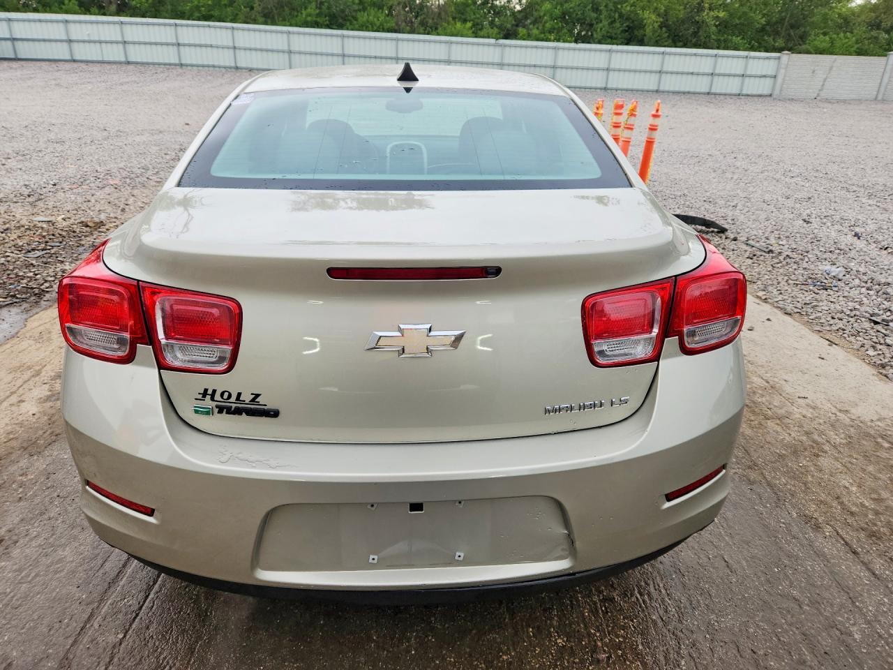 2014 Chevrolet Malibu Ls Cream vin: 1G11B5SL0EF217676