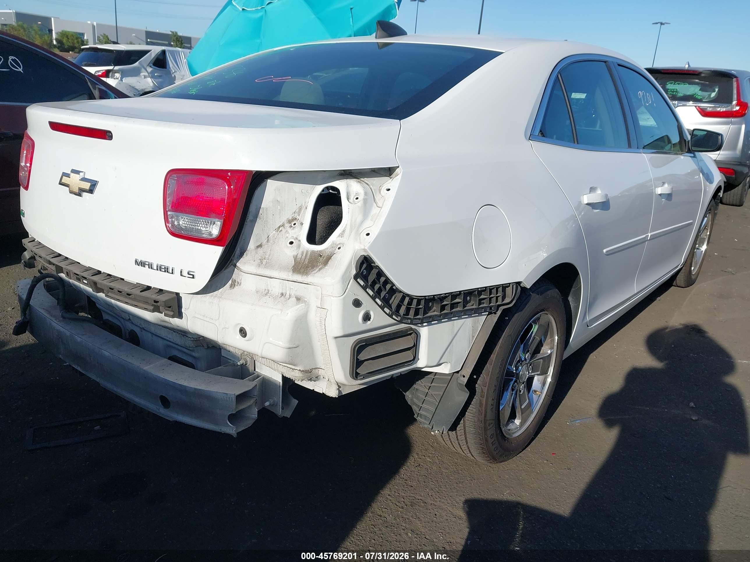 2015 Chevrolet Malibu Ls White vin: 1G11B5SL0FF129521