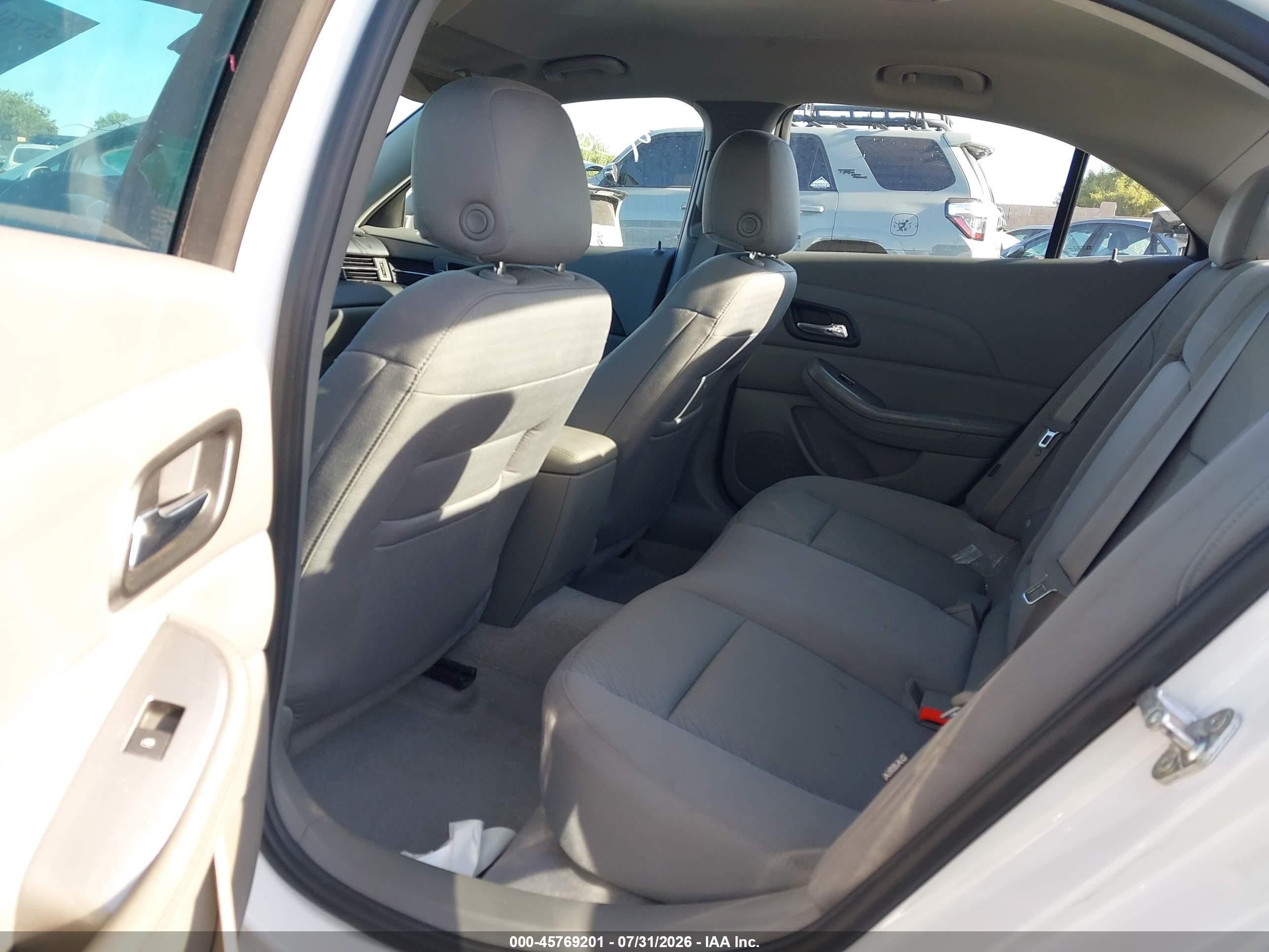 2015 Chevrolet Malibu Ls White vin: 1G11B5SL0FF129521
