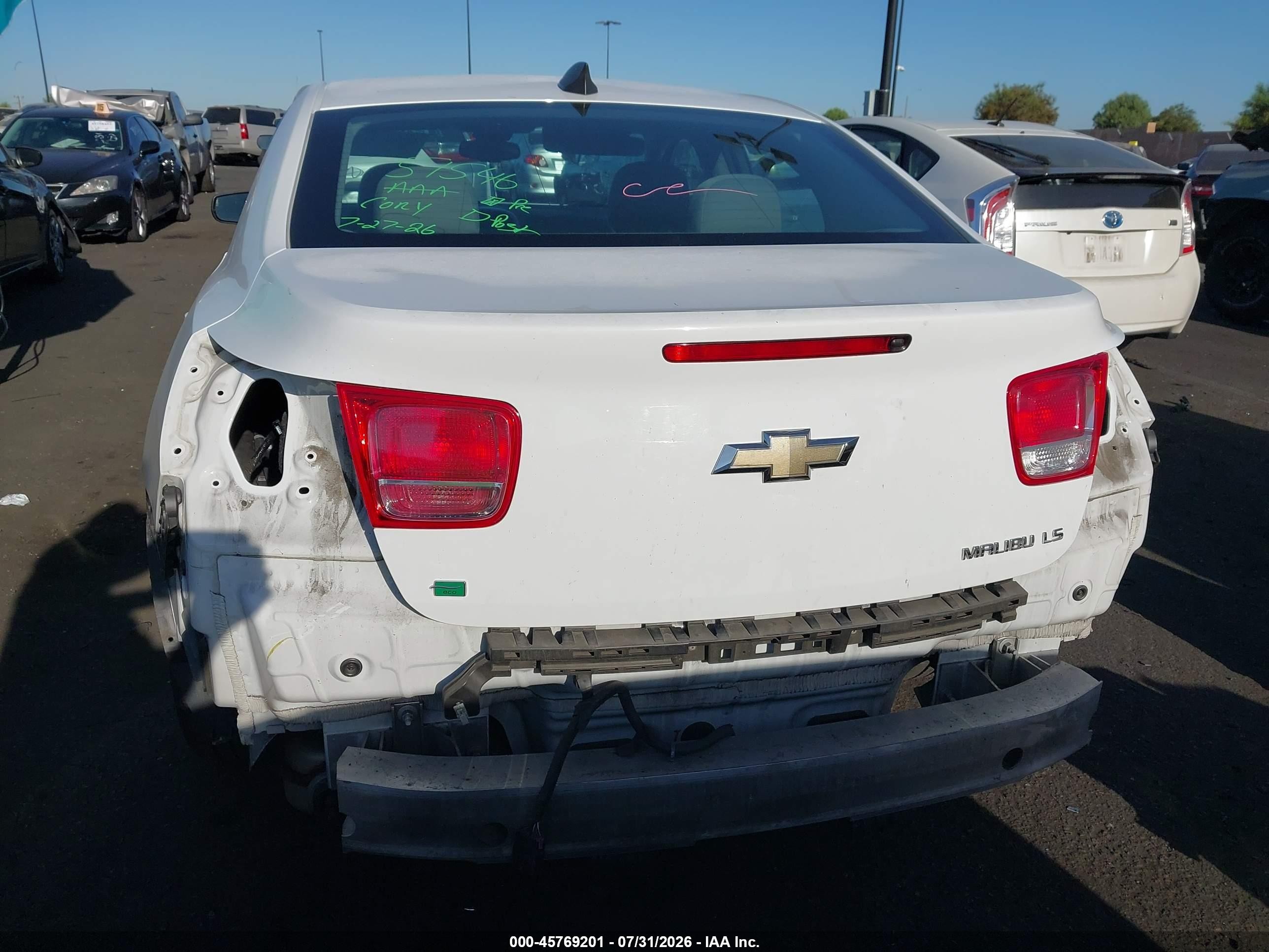 2015 Chevrolet Malibu Ls White vin: 1G11B5SL0FF129521