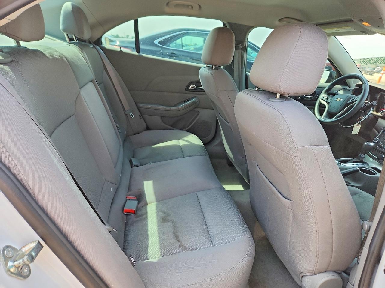 2015 Chevrolet Malibu Ls White vin: 1G11B5SL0FF150269