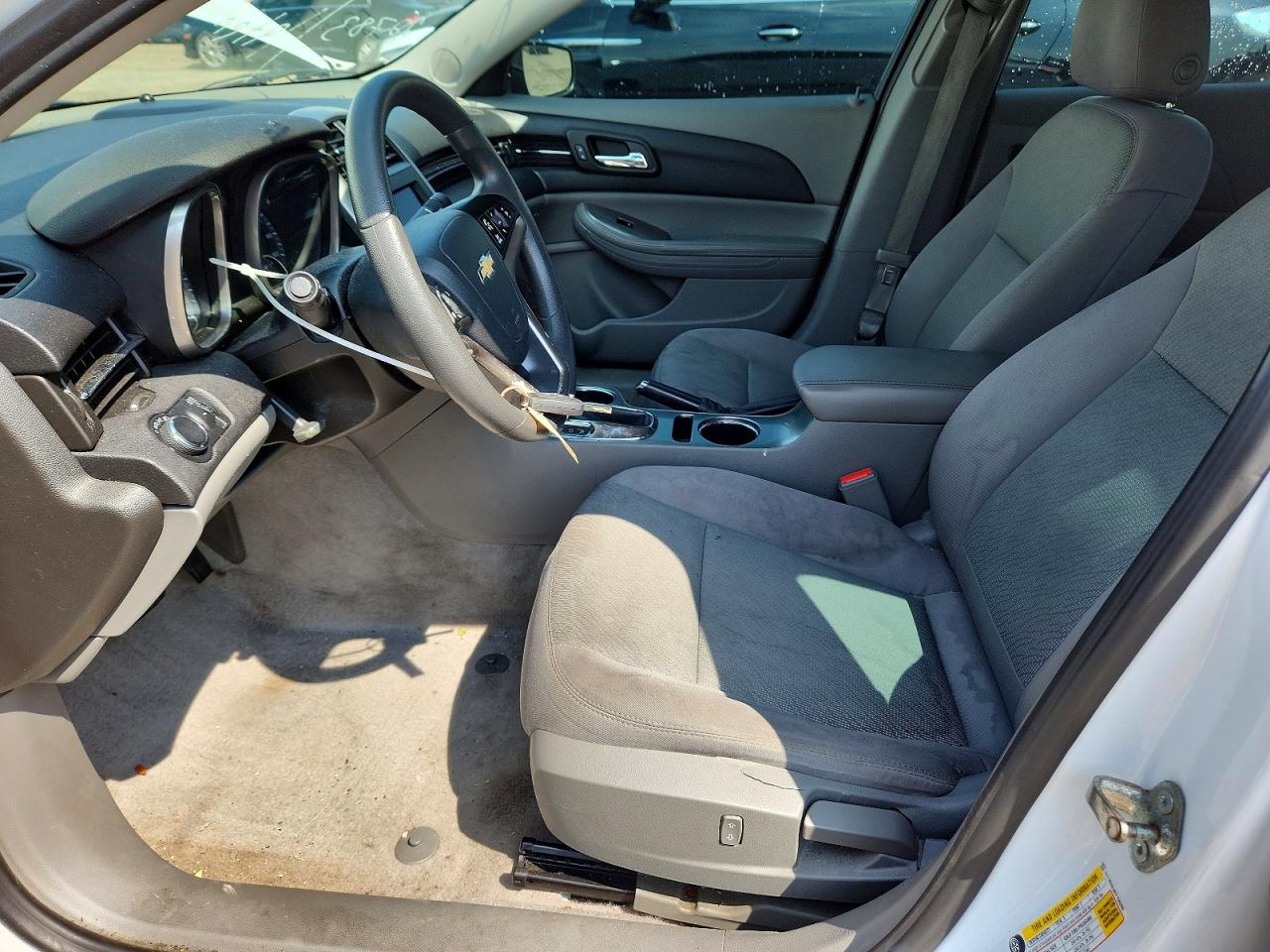 2015 Chevrolet Malibu Ls White vin: 1G11B5SL0FF150269