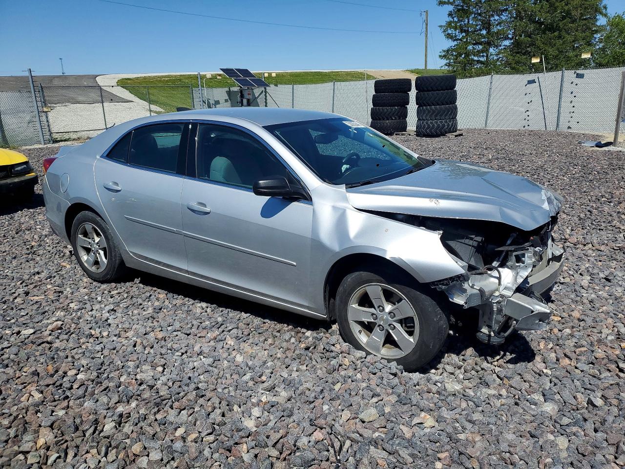 2015 Chevrolet Malibu Ls Silver vin: 1G11B5SL0FF235984