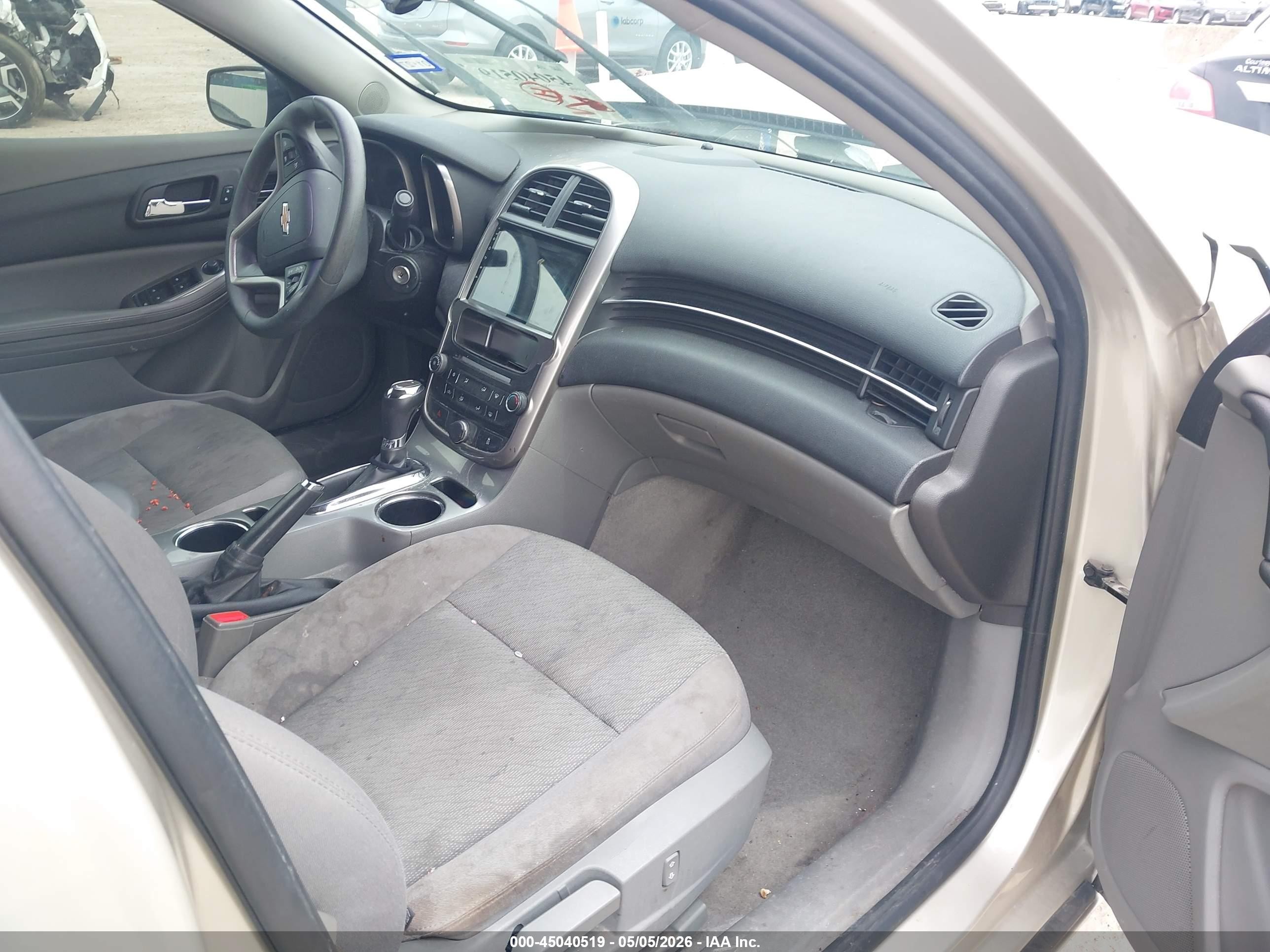 2015 Chevrolet Malibu Ls Gold vin: 1G11B5SL0FF301529
