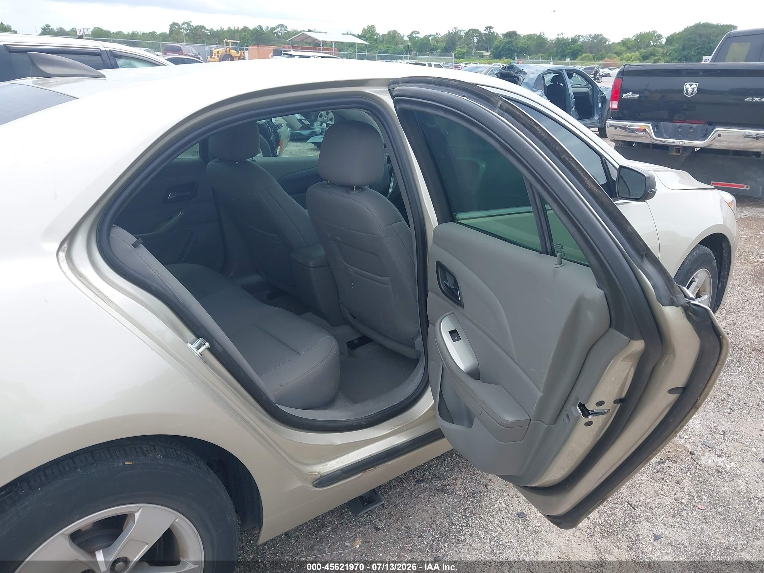 2015 Chevrolet Malibu Ls Gold vin: 1G11B5SL0FF350844