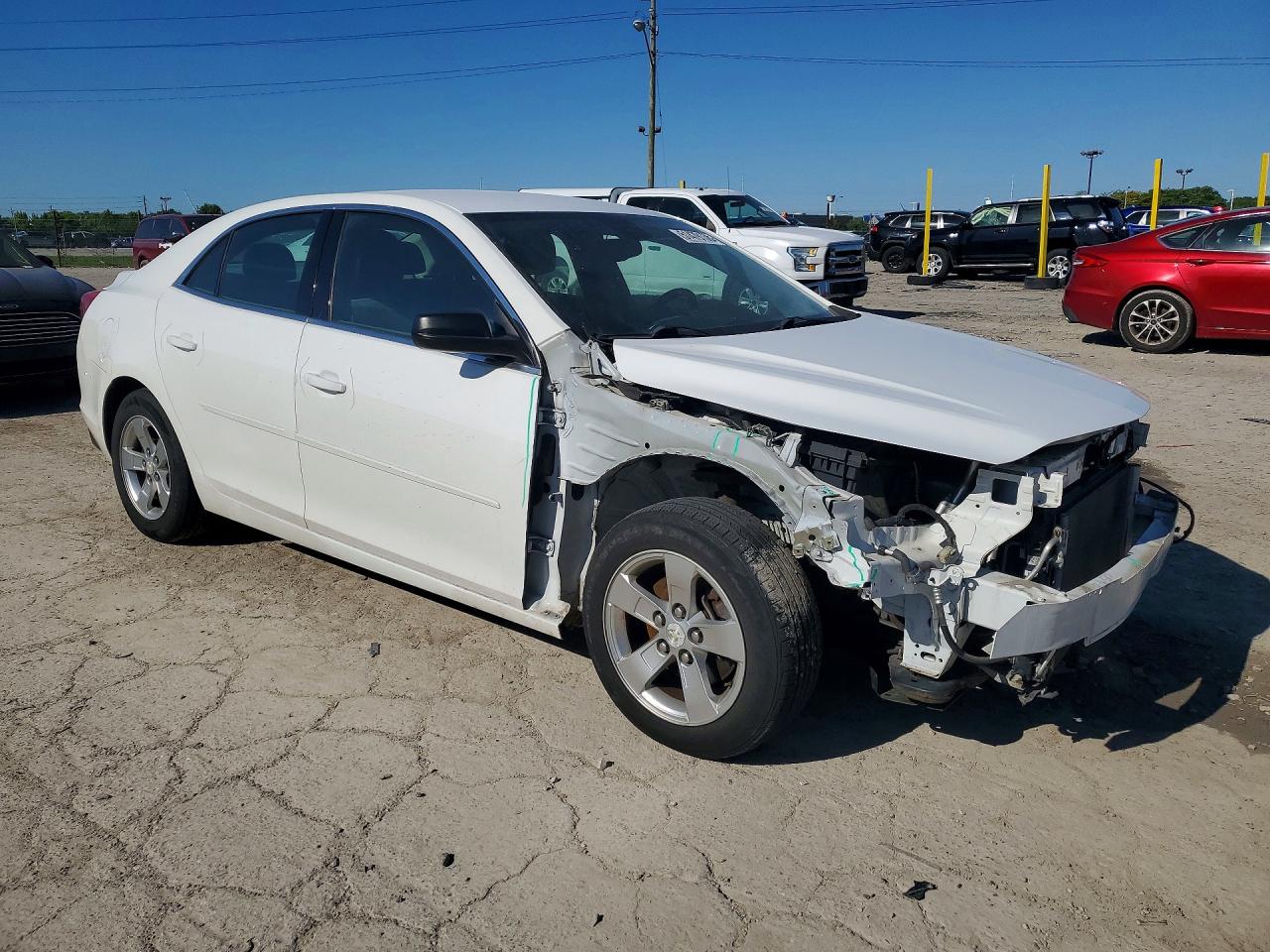 2015 Chevrolet Malibu Ls White vin: 1G11B5SL1FF105311
