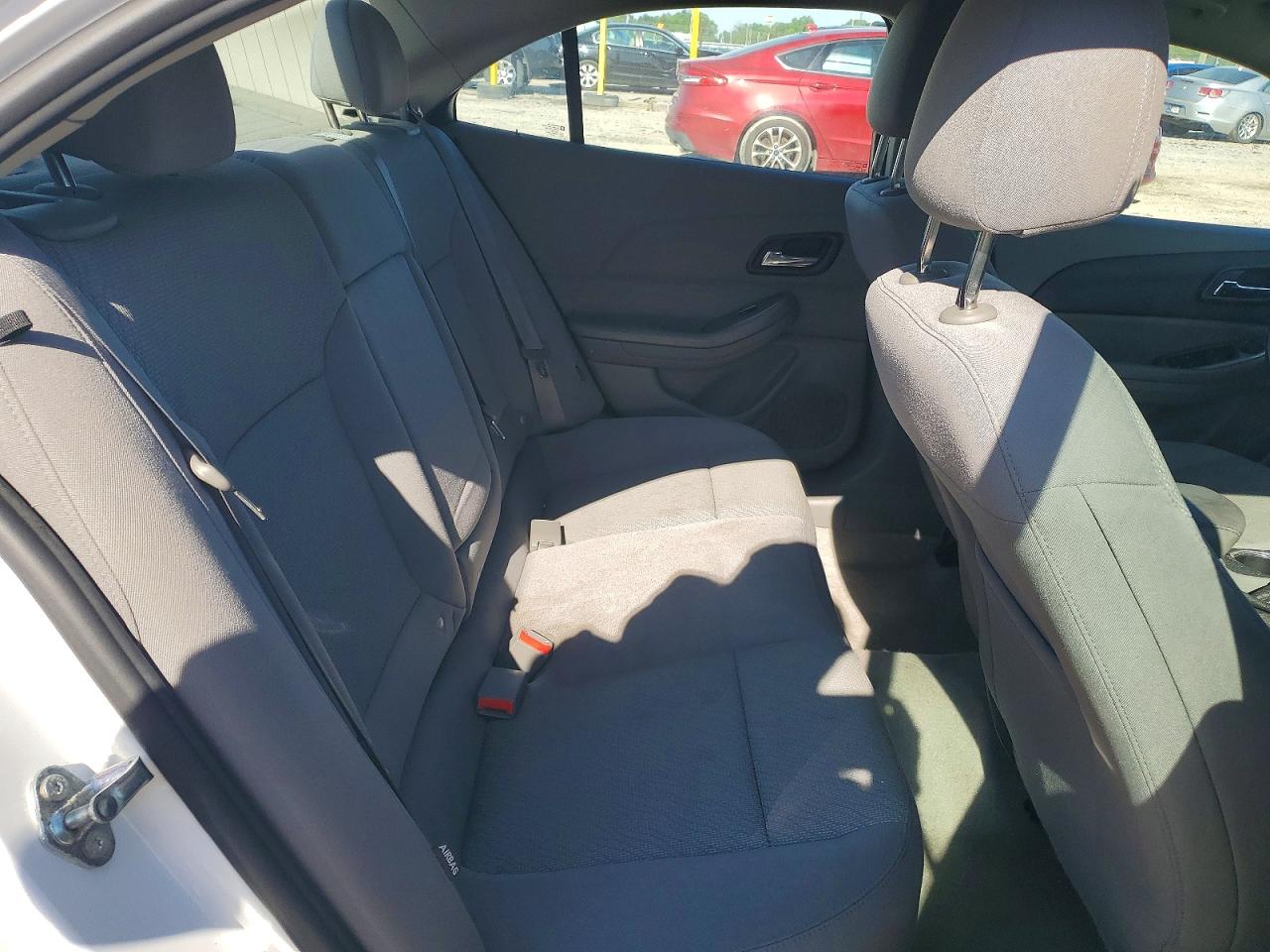 2015 Chevrolet Malibu Ls White vin: 1G11B5SL1FF105311