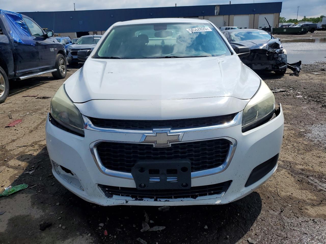 2015 Chevrolet Malibu Ls White vin: 1G11B5SL1FF138003
