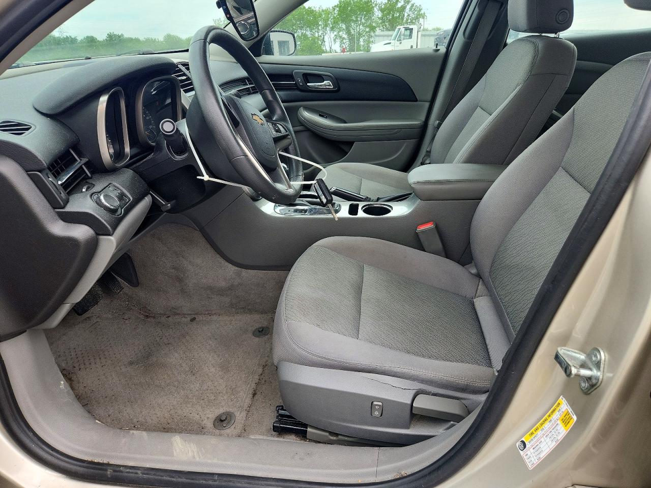 2015 Chevrolet Malibu Ls Gold vin: 1G11B5SL1FF180980