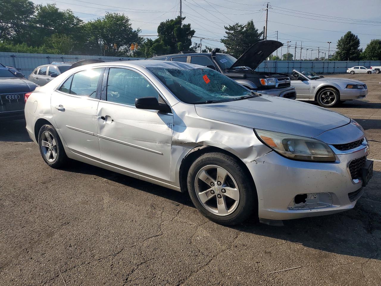 2015 Chevrolet Malibu Ls Silver vin: 1G11B5SL1FF195429