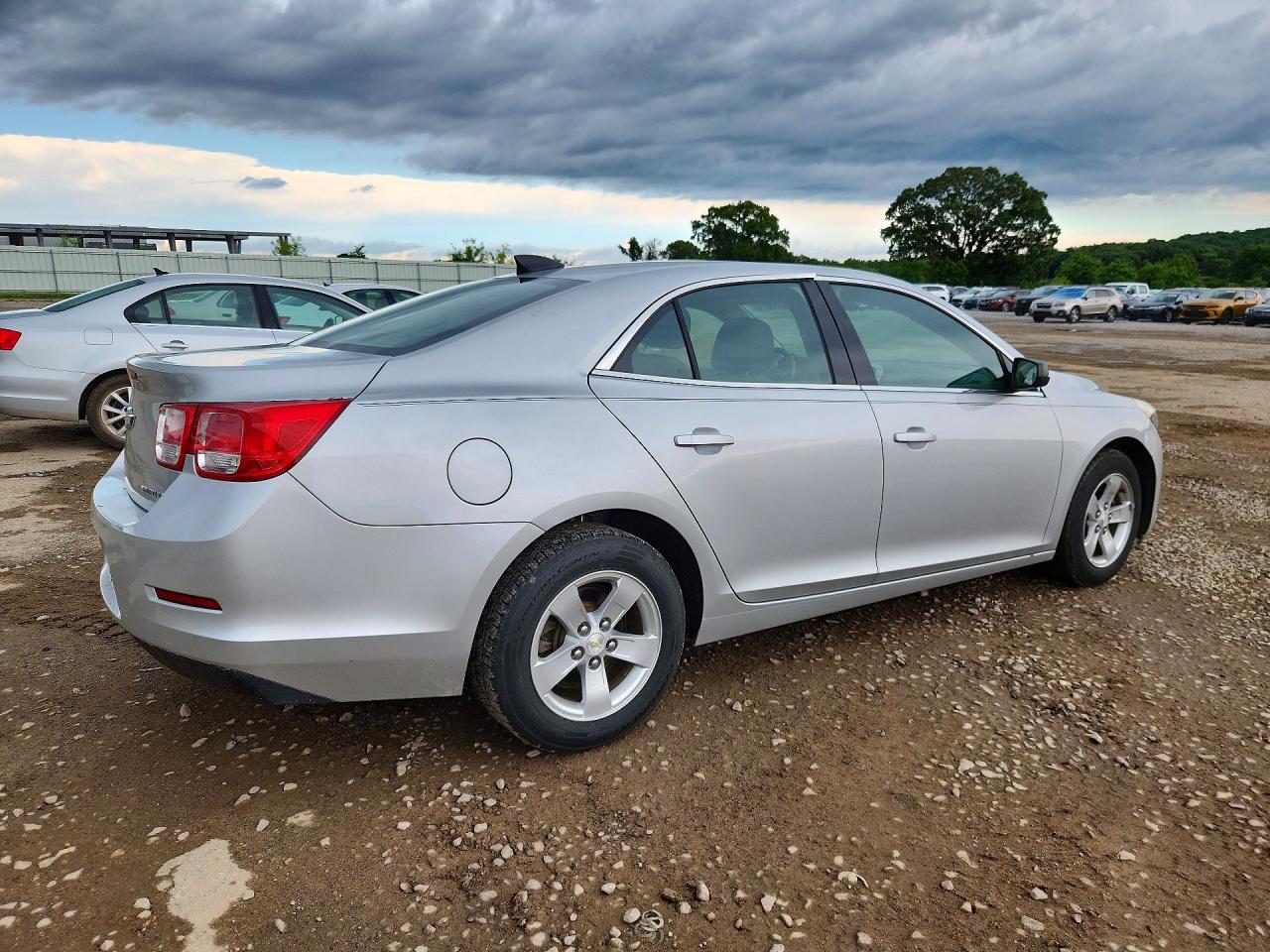 2015 Chevrolet Malibu Ls Серебряный vin: 1G11B5SL1FF249098