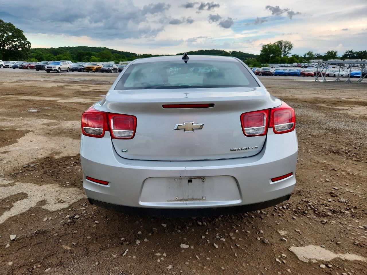 2015 Chevrolet Malibu Ls Серебряный vin: 1G11B5SL1FF249098