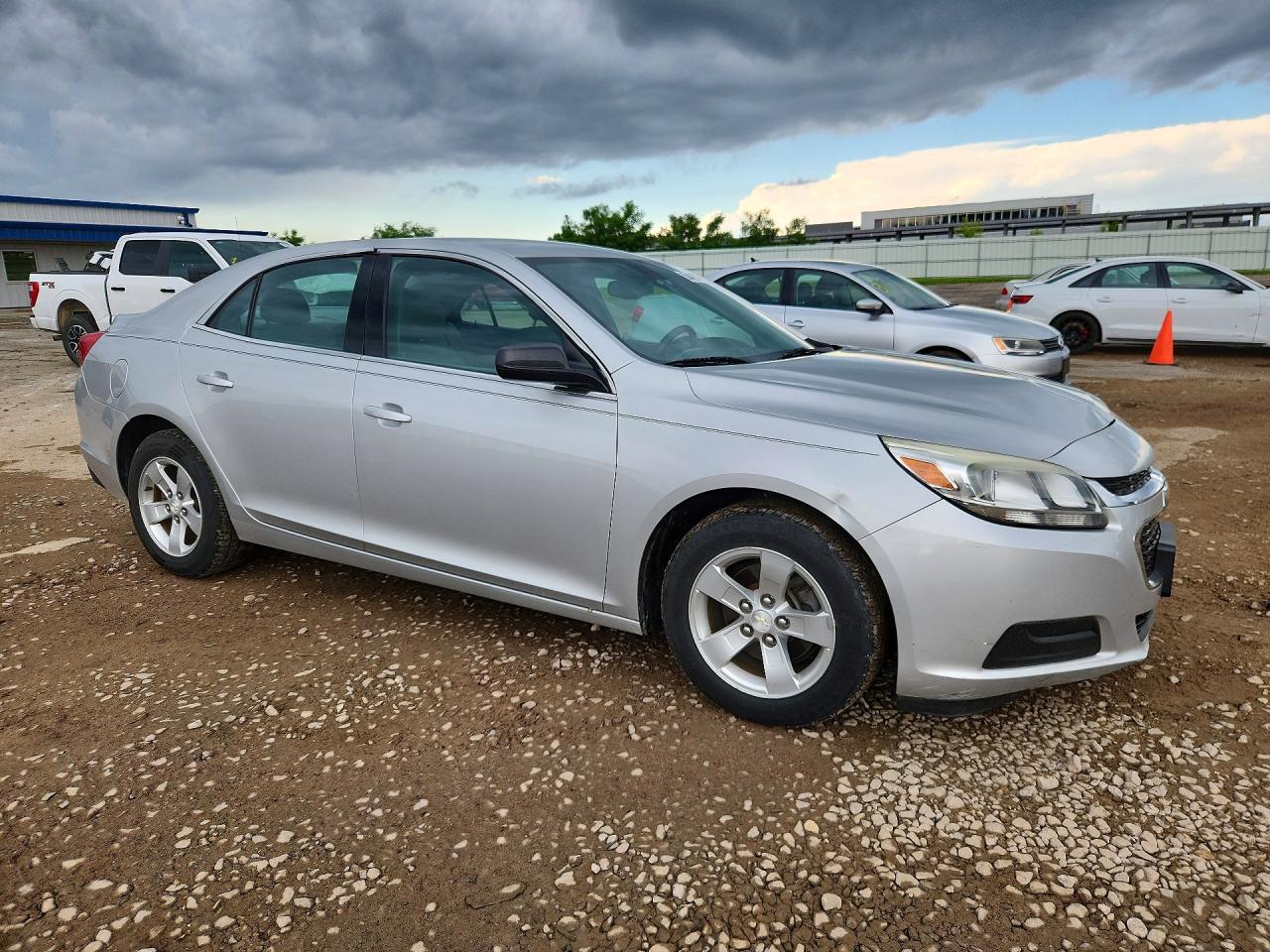2015 Chevrolet Malibu Ls Серебряный vin: 1G11B5SL1FF249098