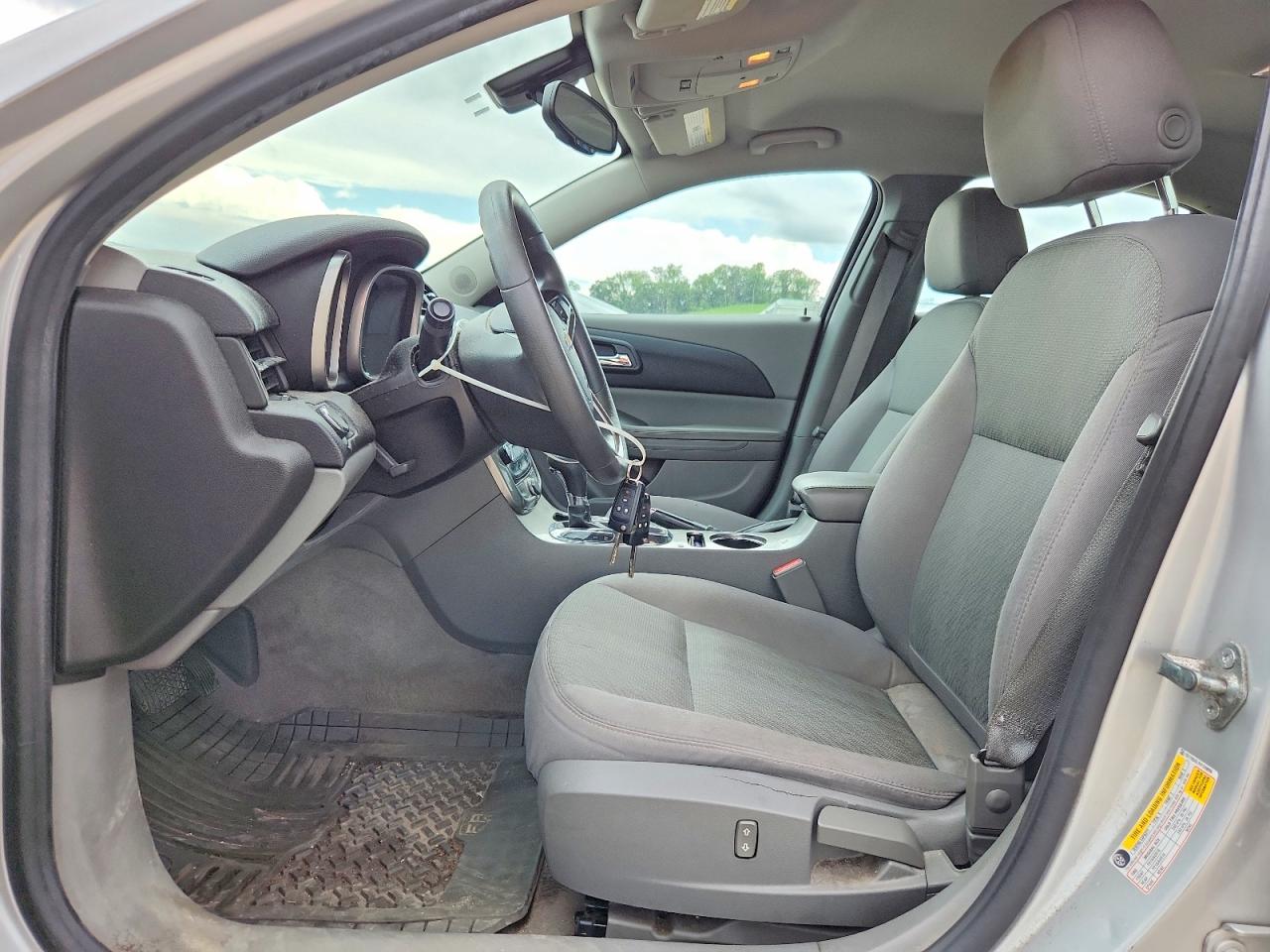 2015 Chevrolet Malibu Ls Серебряный vin: 1G11B5SL1FF249098