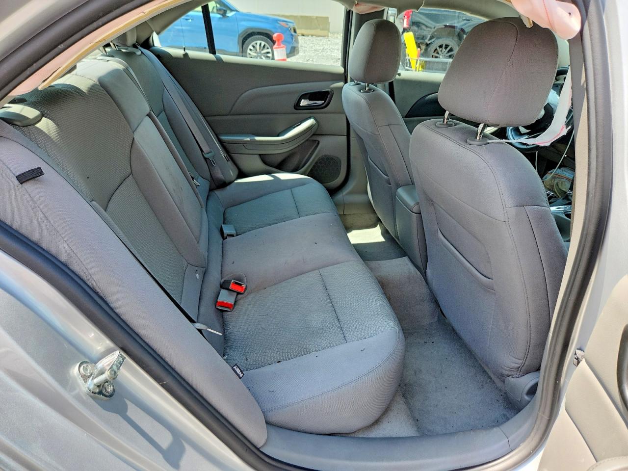 2015 Chevrolet Malibu Ls Серебряный vin: 1G11B5SL2FF103681
