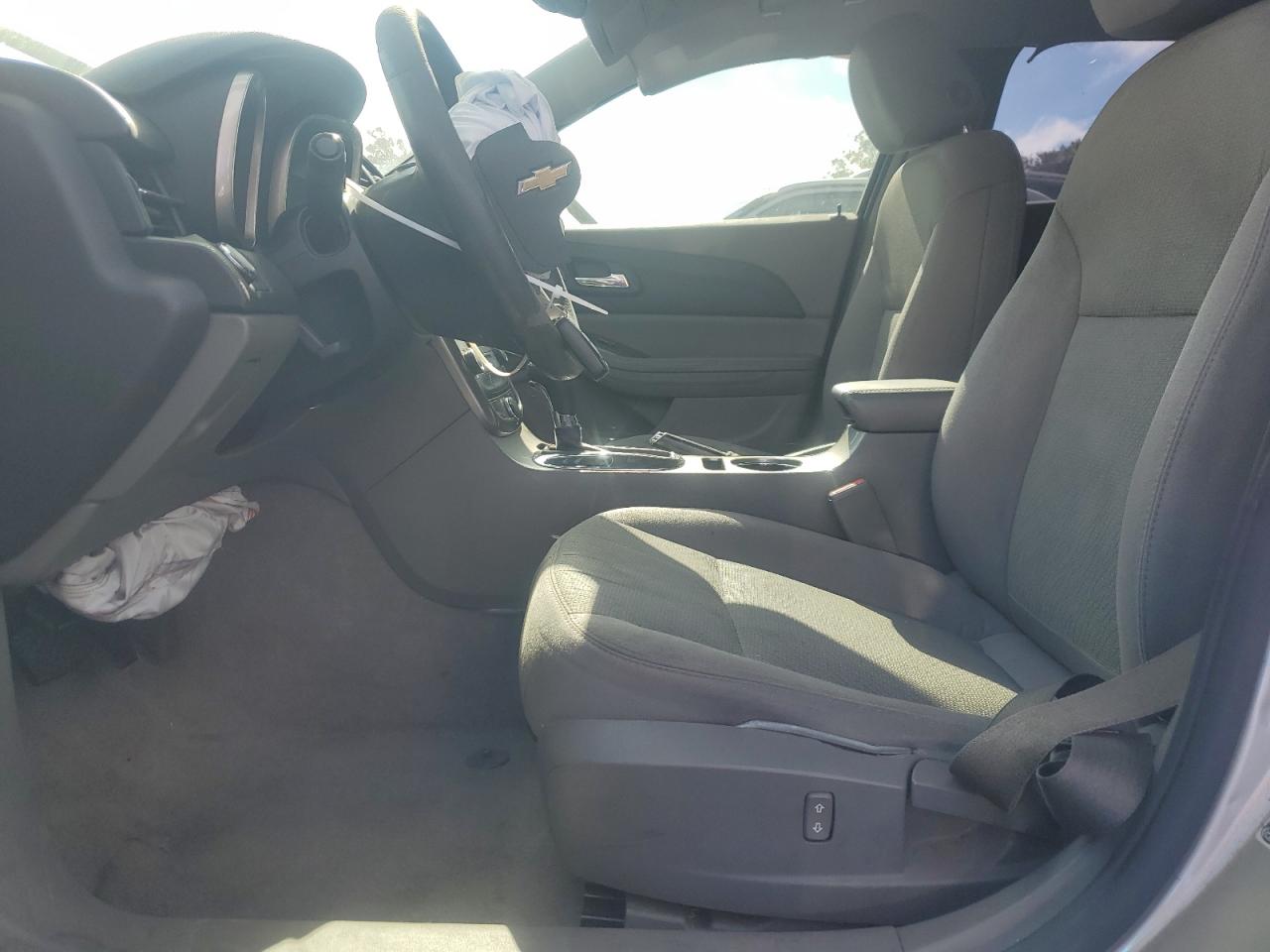 2015 Chevrolet Malibu Ls Silver vin: 1G11B5SL2FF105110