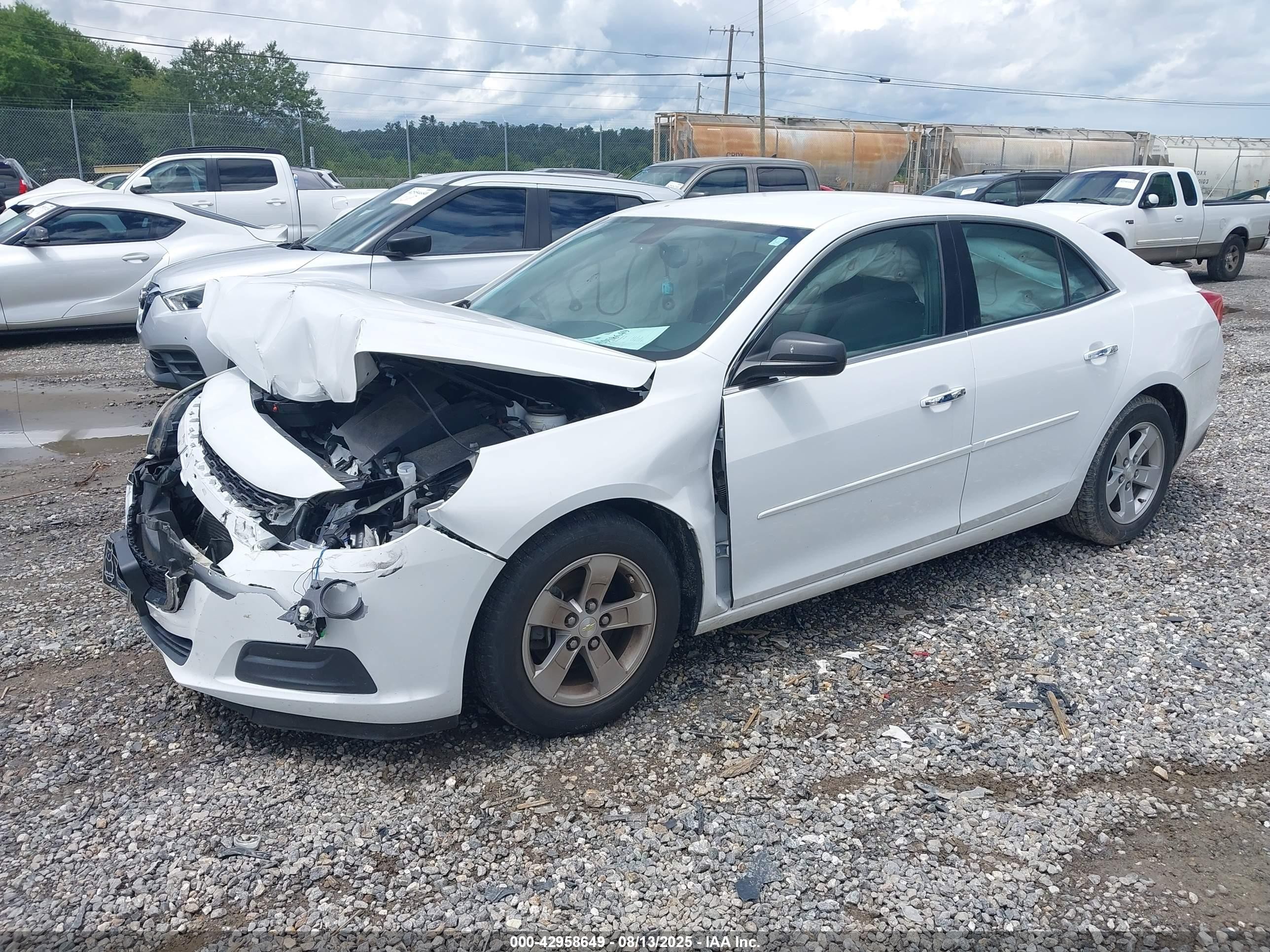 2015 Chevrolet Malibu Ls White vin: 1G11B5SL2FF194936