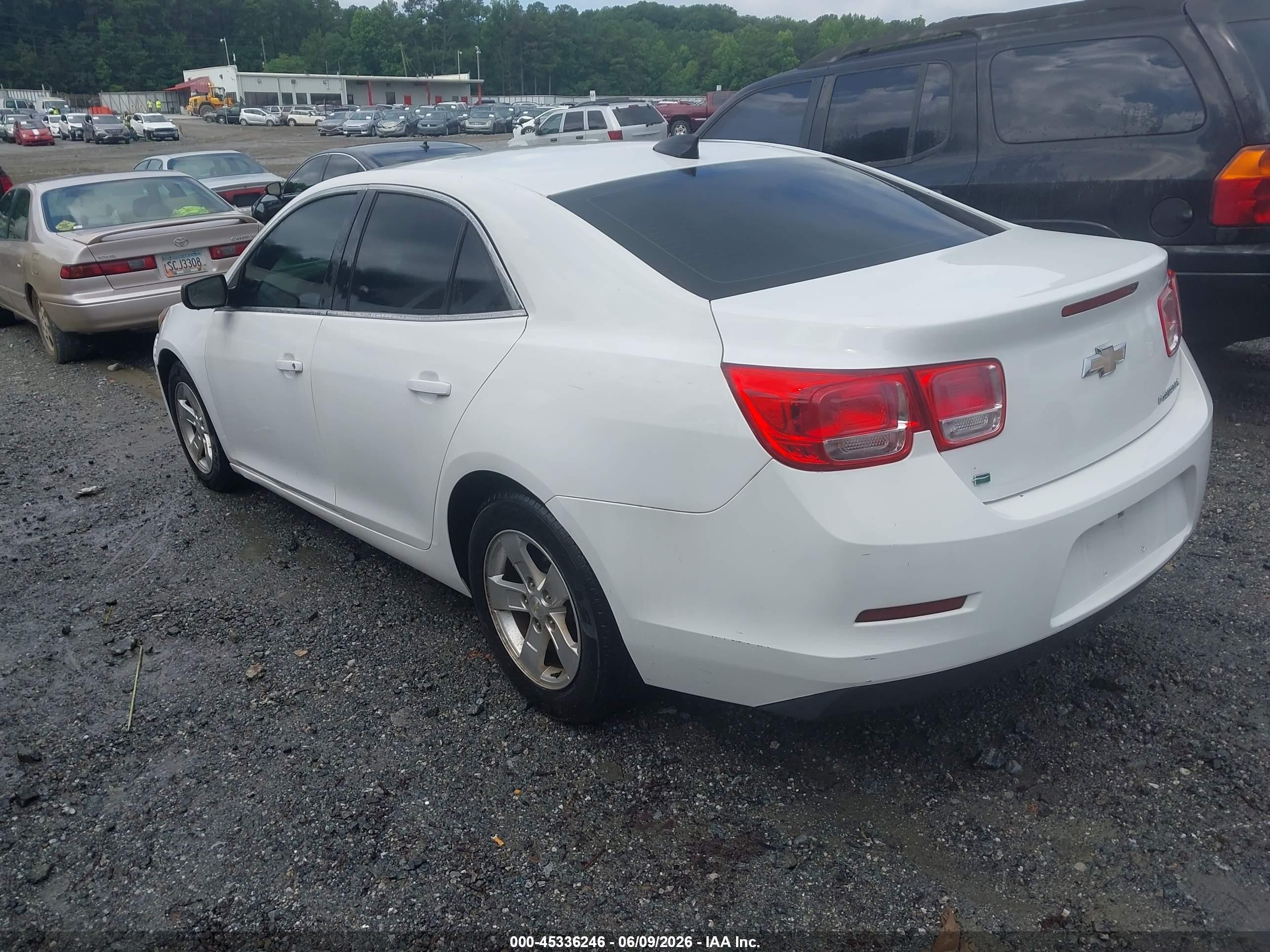 2015 Chevrolet Malibu Ls White vin: 1G11B5SL2FF200640
