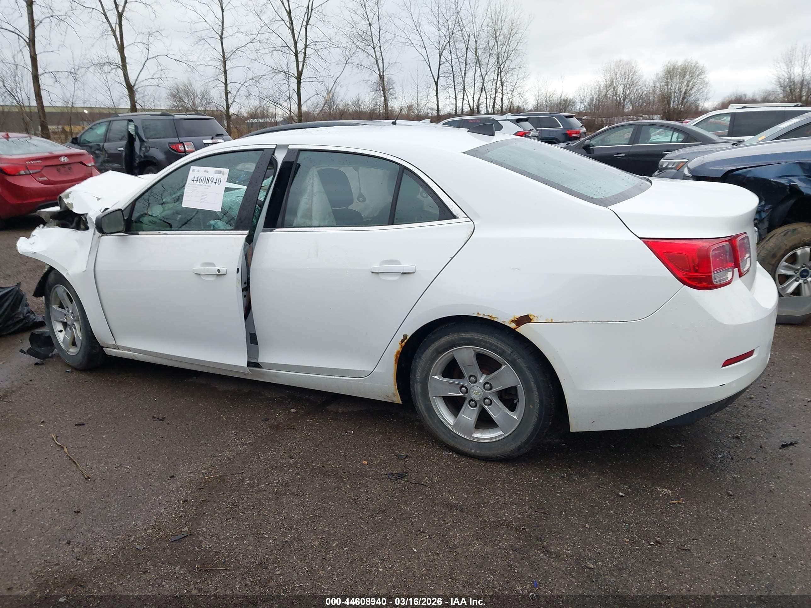 2014 Chevrolet Malibu 1ls White vin: 1G11B5SL3EF160597