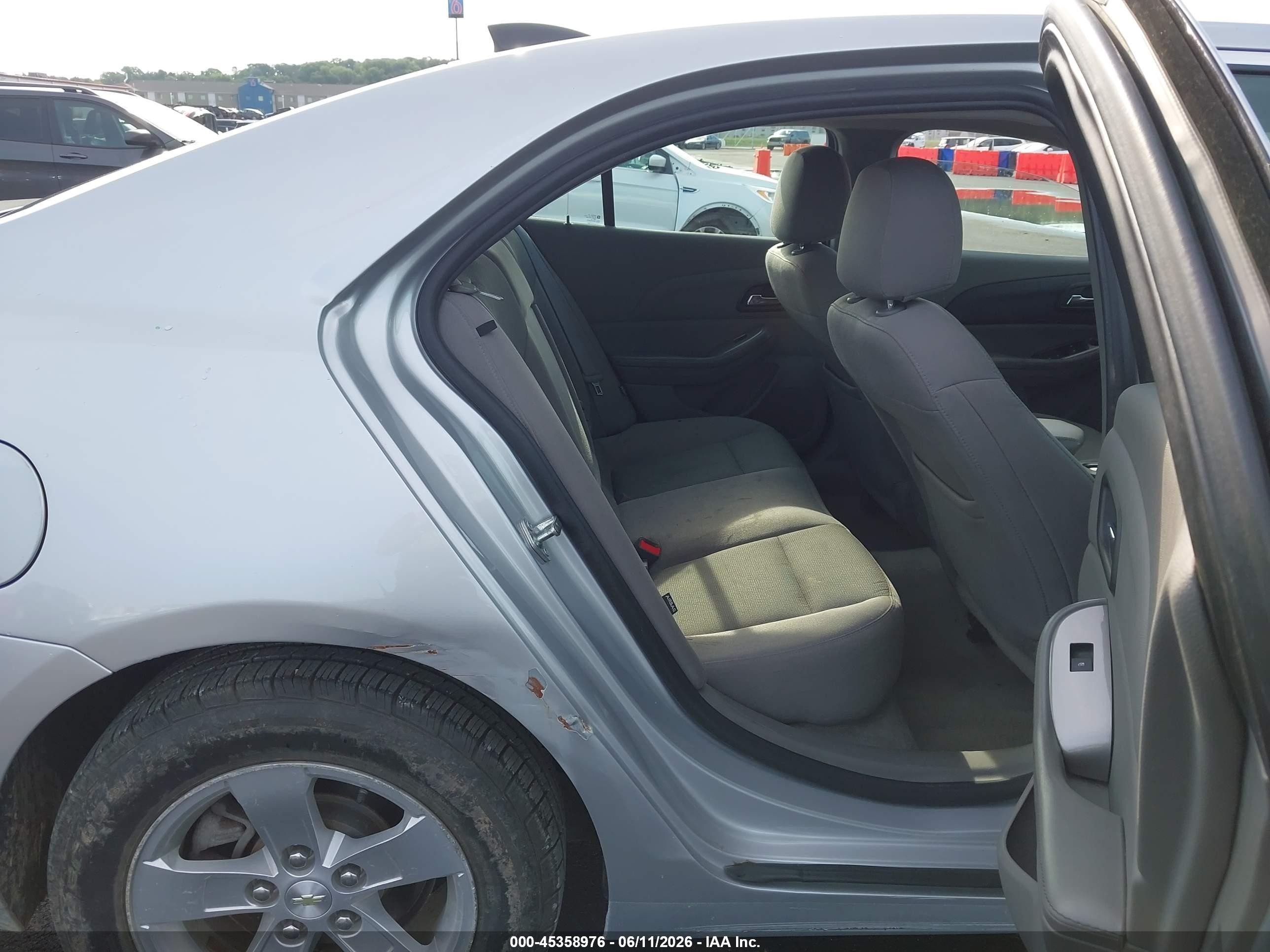 2015 Chevrolet Malibu Ls Silver vin: 1G11B5SL3FF273080