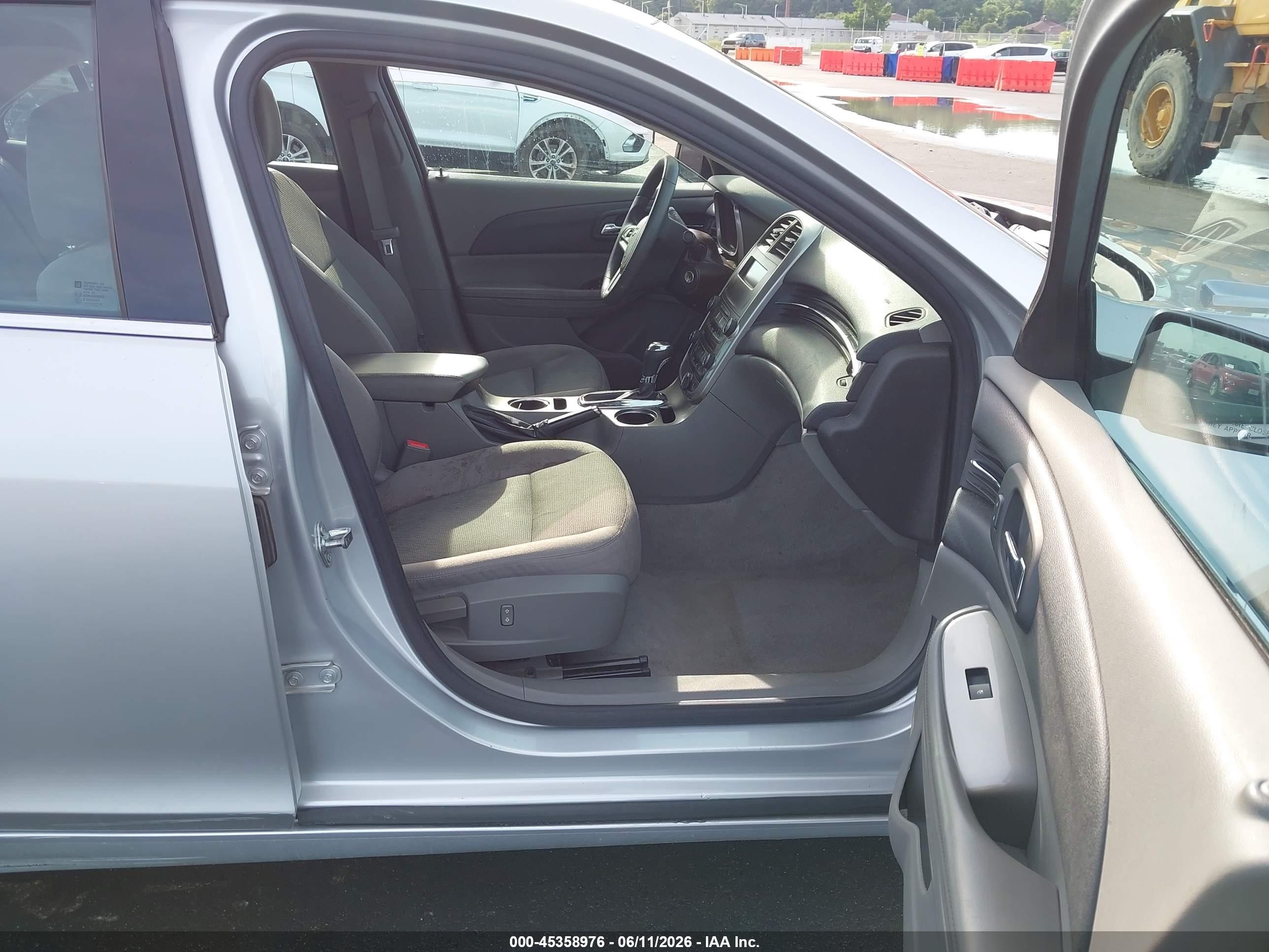 2015 Chevrolet Malibu Ls Silver vin: 1G11B5SL3FF273080