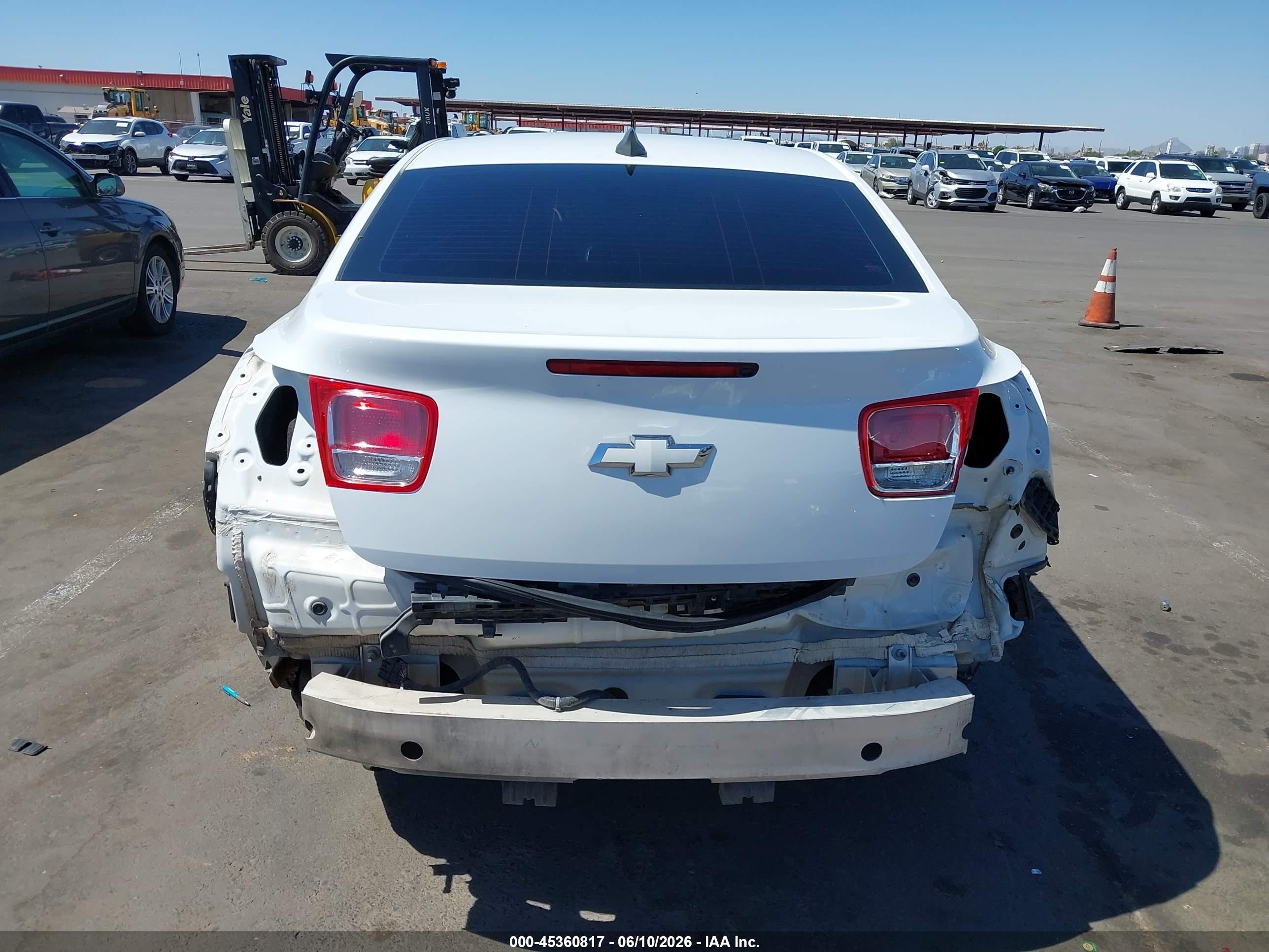 2015 Chevrolet Malibu Ls White vin: 1G11B5SL3FU152948