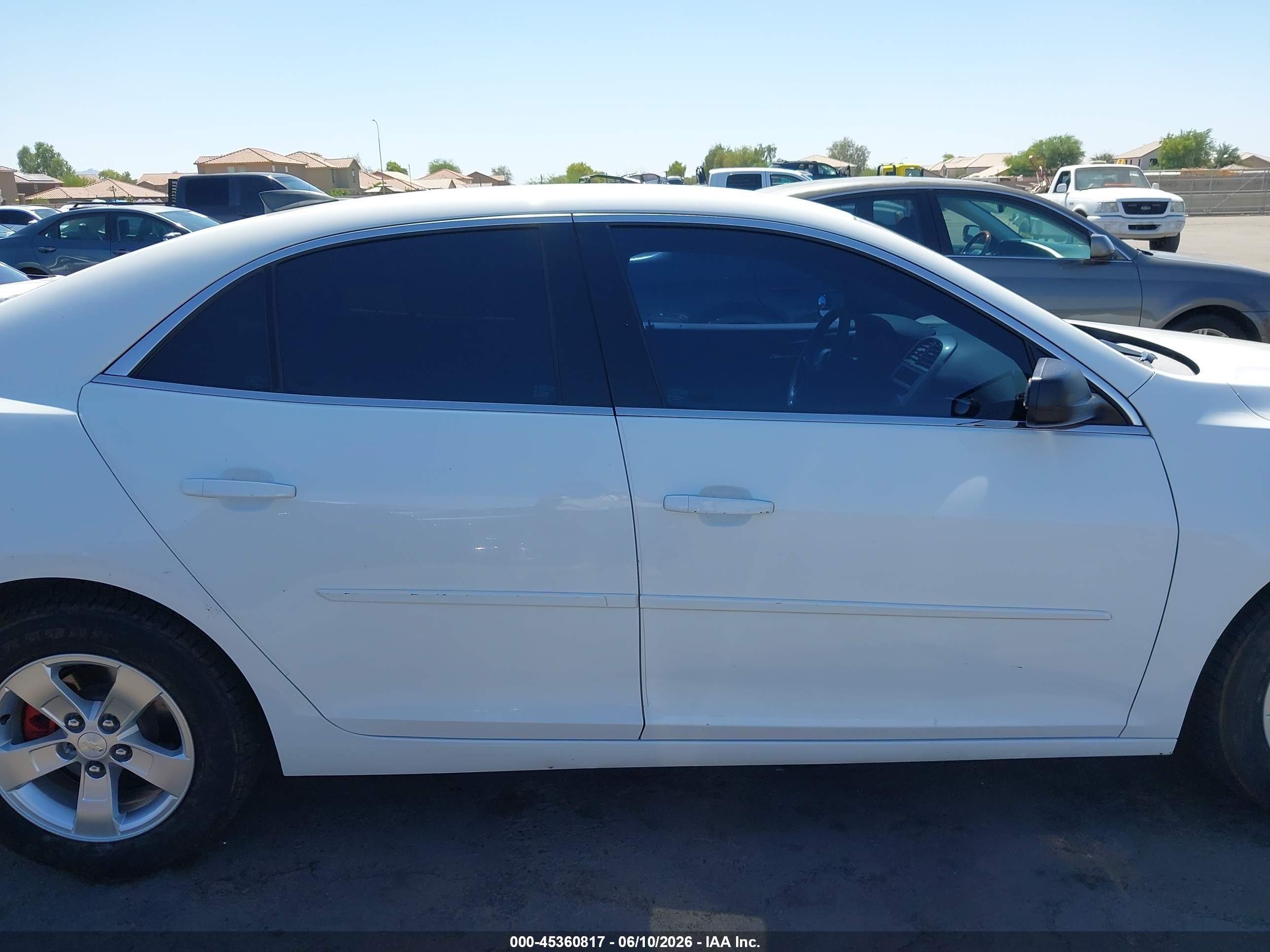 2015 Chevrolet Malibu Ls White vin: 1G11B5SL3FU152948