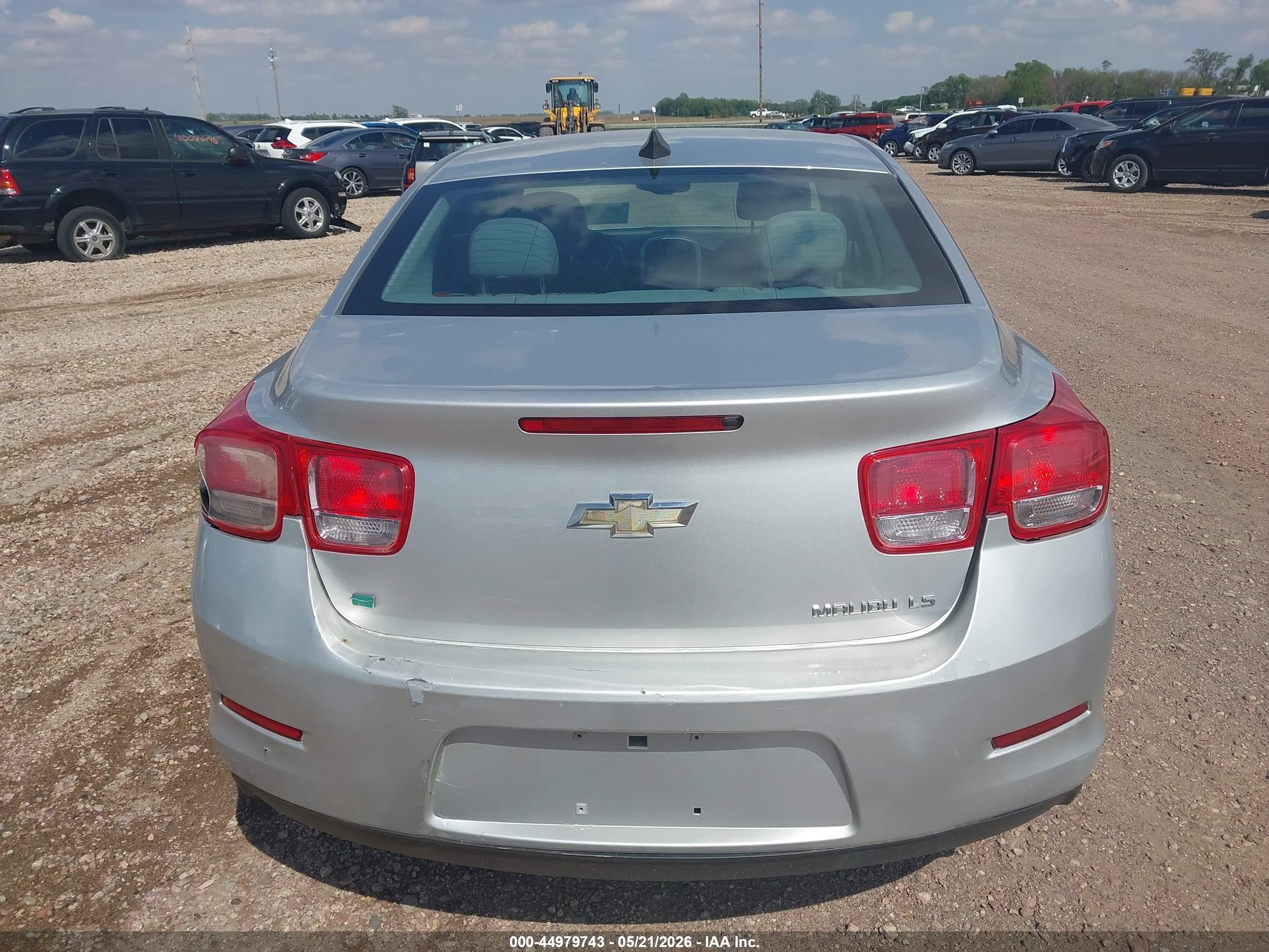 2015 Chevrolet Malibu Ls Silver vin: 1G11B5SL3FU153470