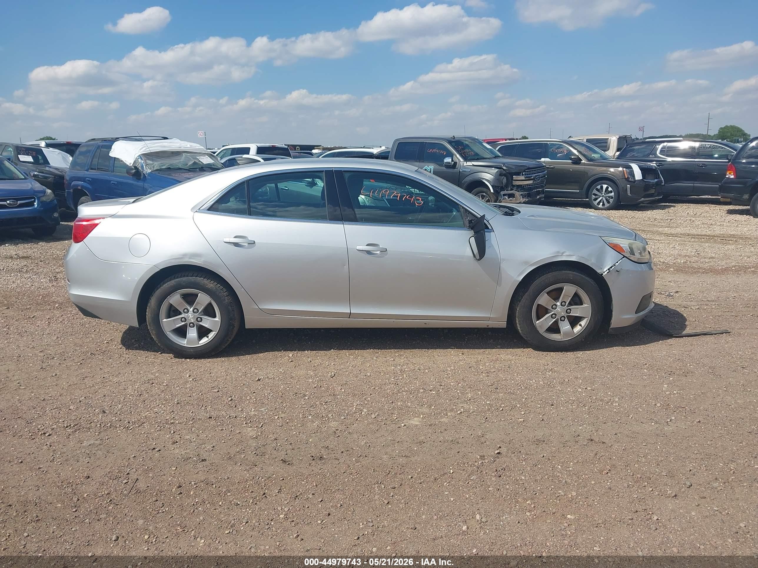 2015 Chevrolet Malibu Ls Silver vin: 1G11B5SL3FU153470
