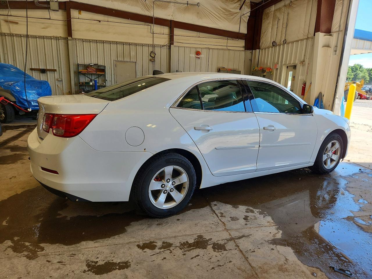 2014 Chevrolet Malibu Ls White vin: 1G11B5SL4EF130430