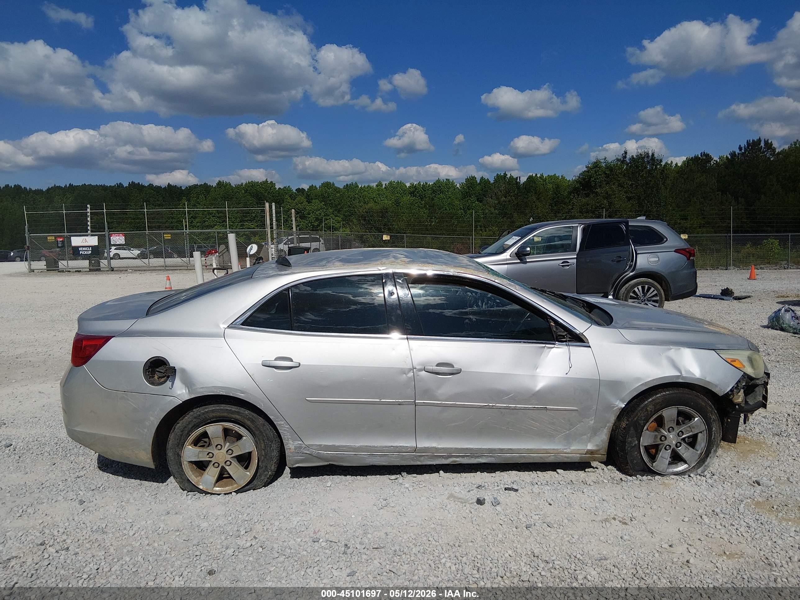 2015 Chevrolet Malibu Ls Silver vin: 1G11B5SL4FF101561