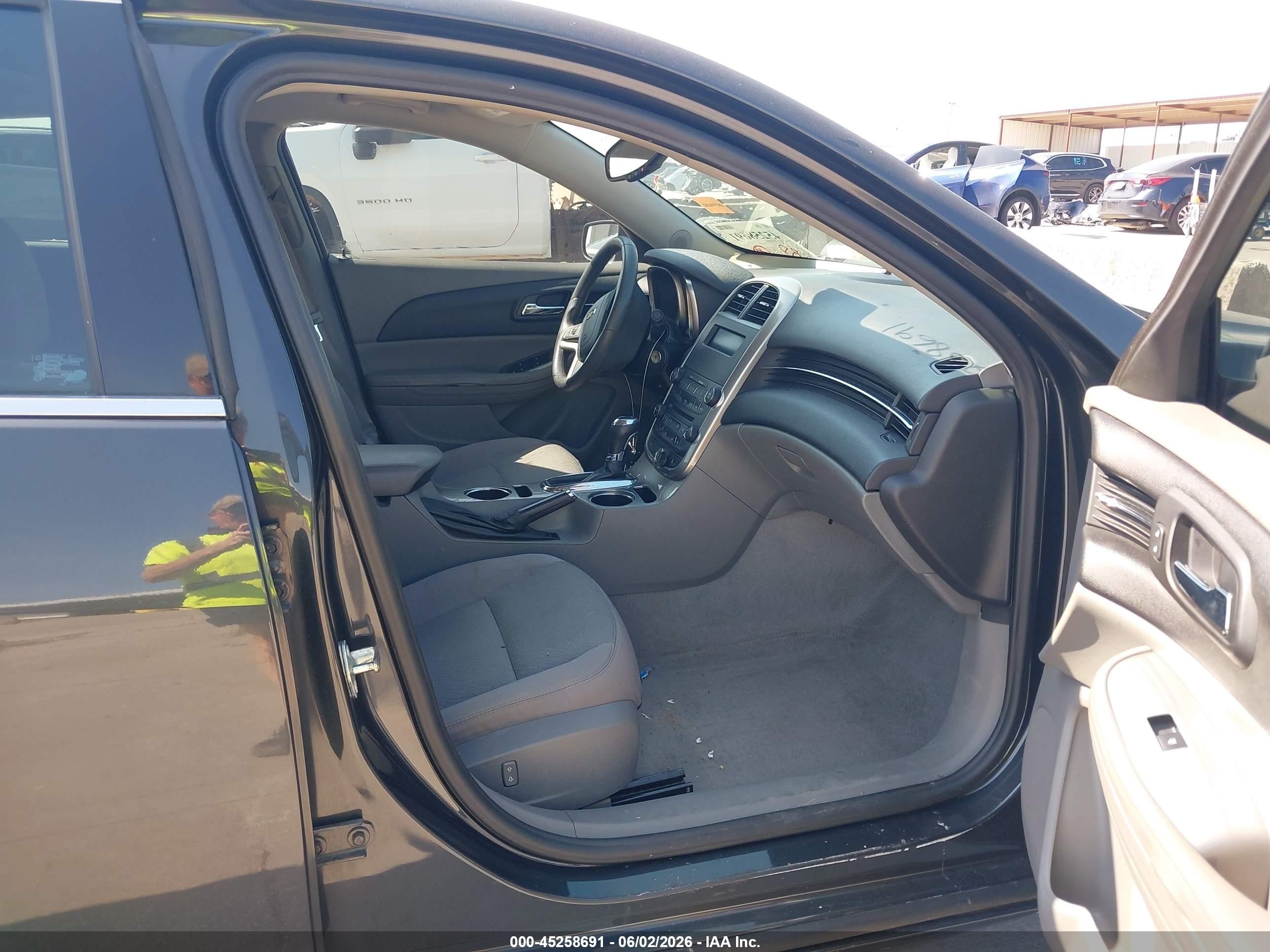 2015 Chevrolet Malibu Ls Gray vin: 1G11B5SL4FF187700