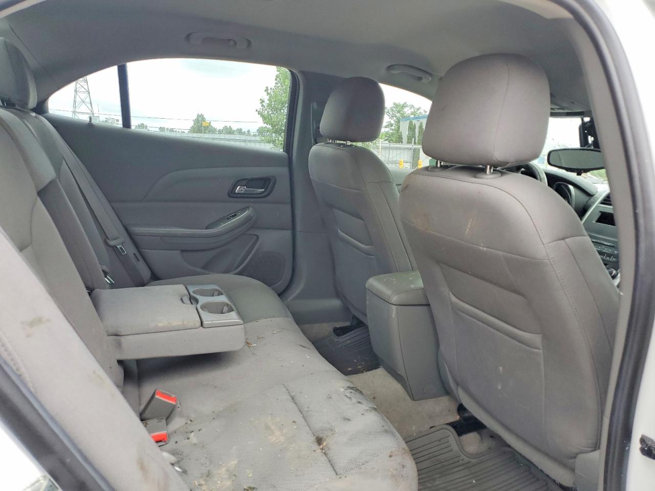 2015 Chevrolet Malibu Ls White vin: 1G11B5SL4FF191794