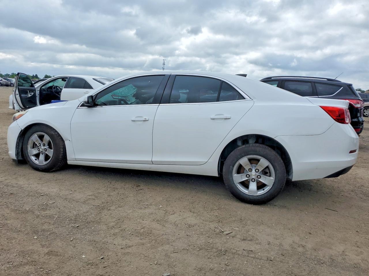 2015 Chevrolet Malibu Ls White vin: 1G11B5SL4FF191794