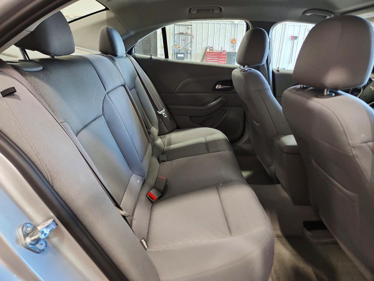 2015 Chevrolet Malibu Ls Silver vin: 1G11B5SL4FF197935