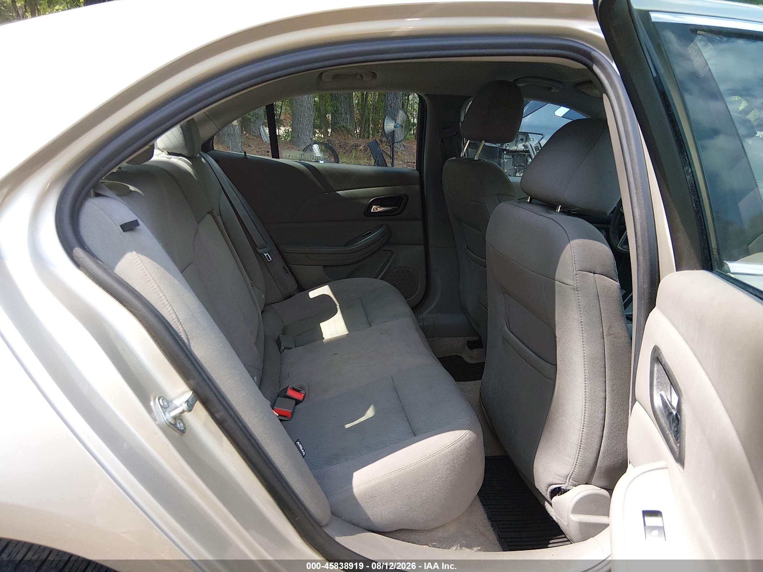 2015 Chevrolet Malibu Ls Beige vin: 1G11B5SL4FF235700