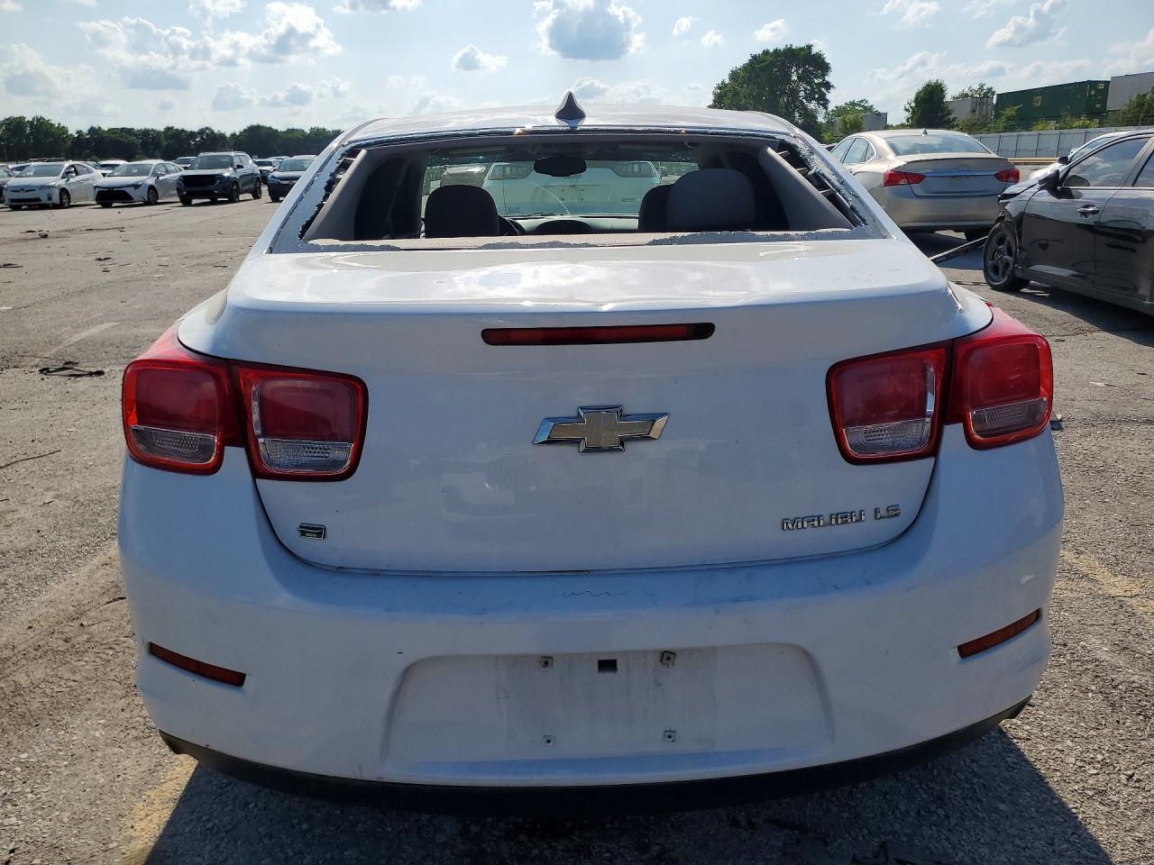2015 Chevrolet Malibu Ls White vin: 1G11B5SL4FU150139