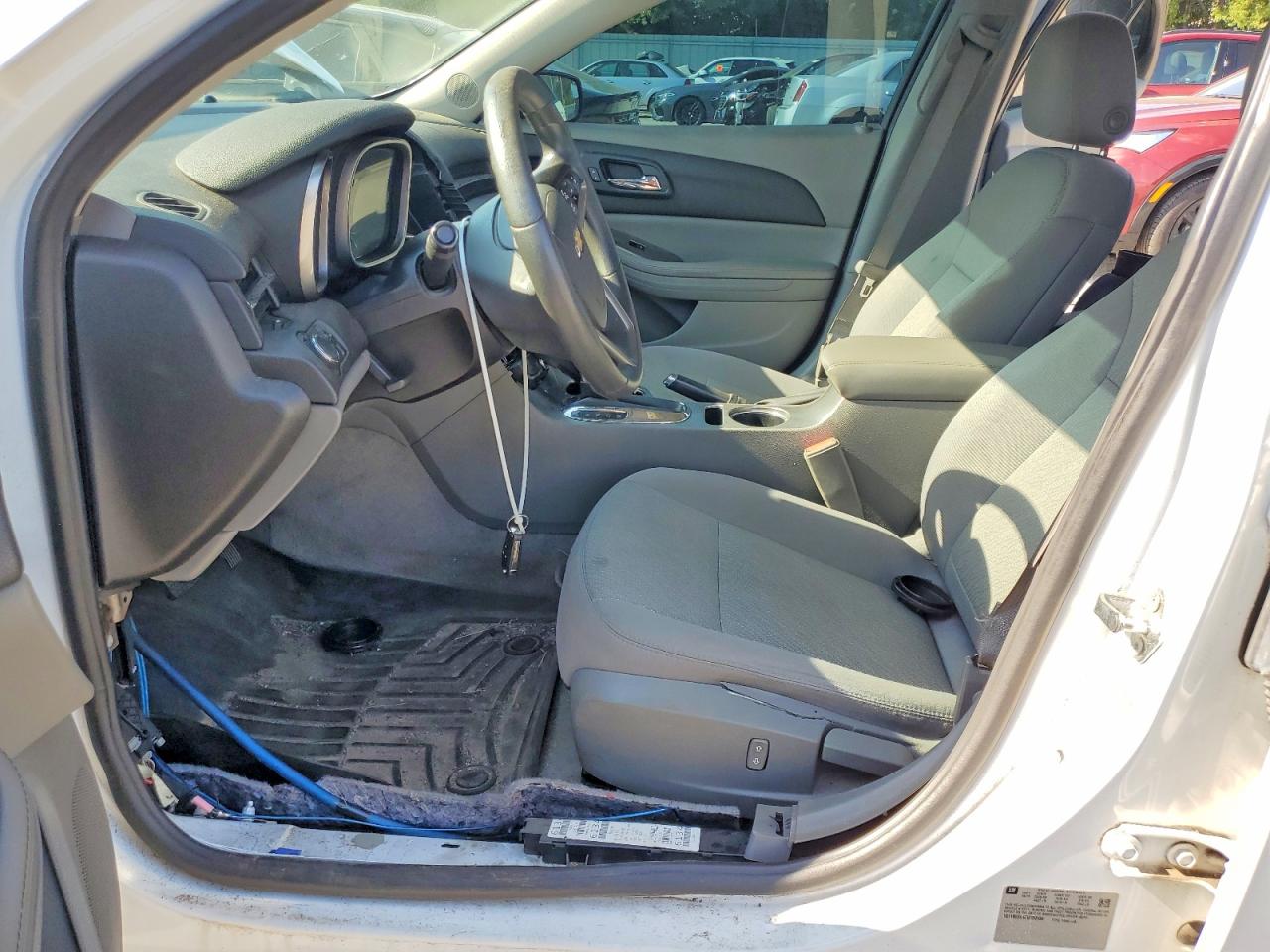 2015 Chevrolet Malibu Ls White vin: 1G11B5SL4FU150139