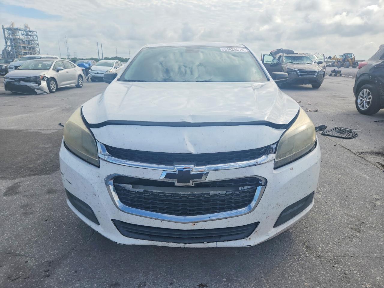 2015 Chevrolet Malibu Ls White vin: 1G11B5SL5FF181386