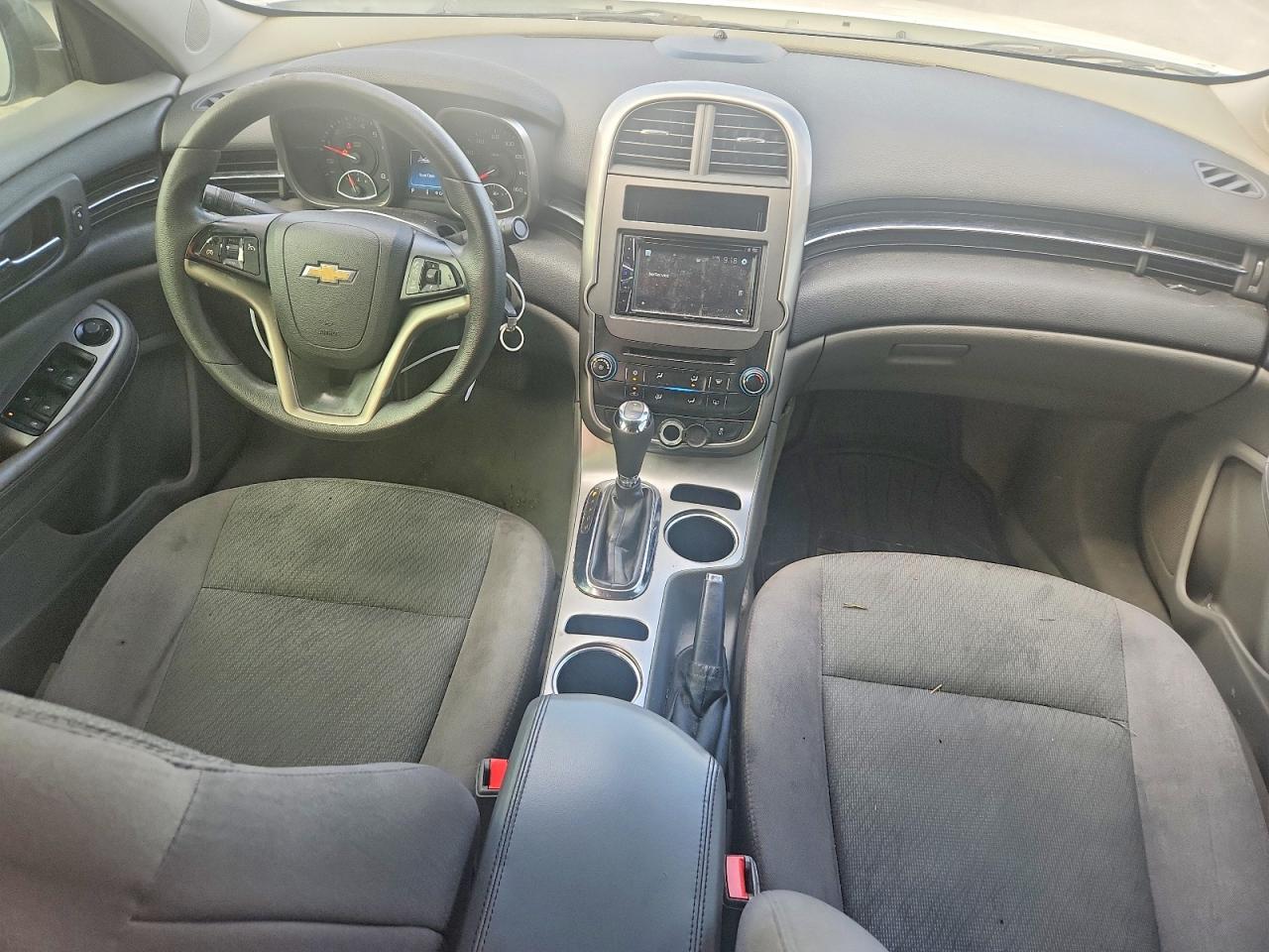 2015 Chevrolet Malibu Ls White vin: 1G11B5SL5FF181386