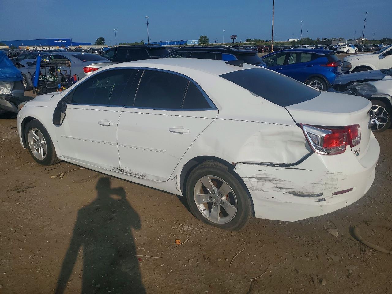 2015 Chevrolet Malibu Ls White vin: 1G11B5SL5FF186166