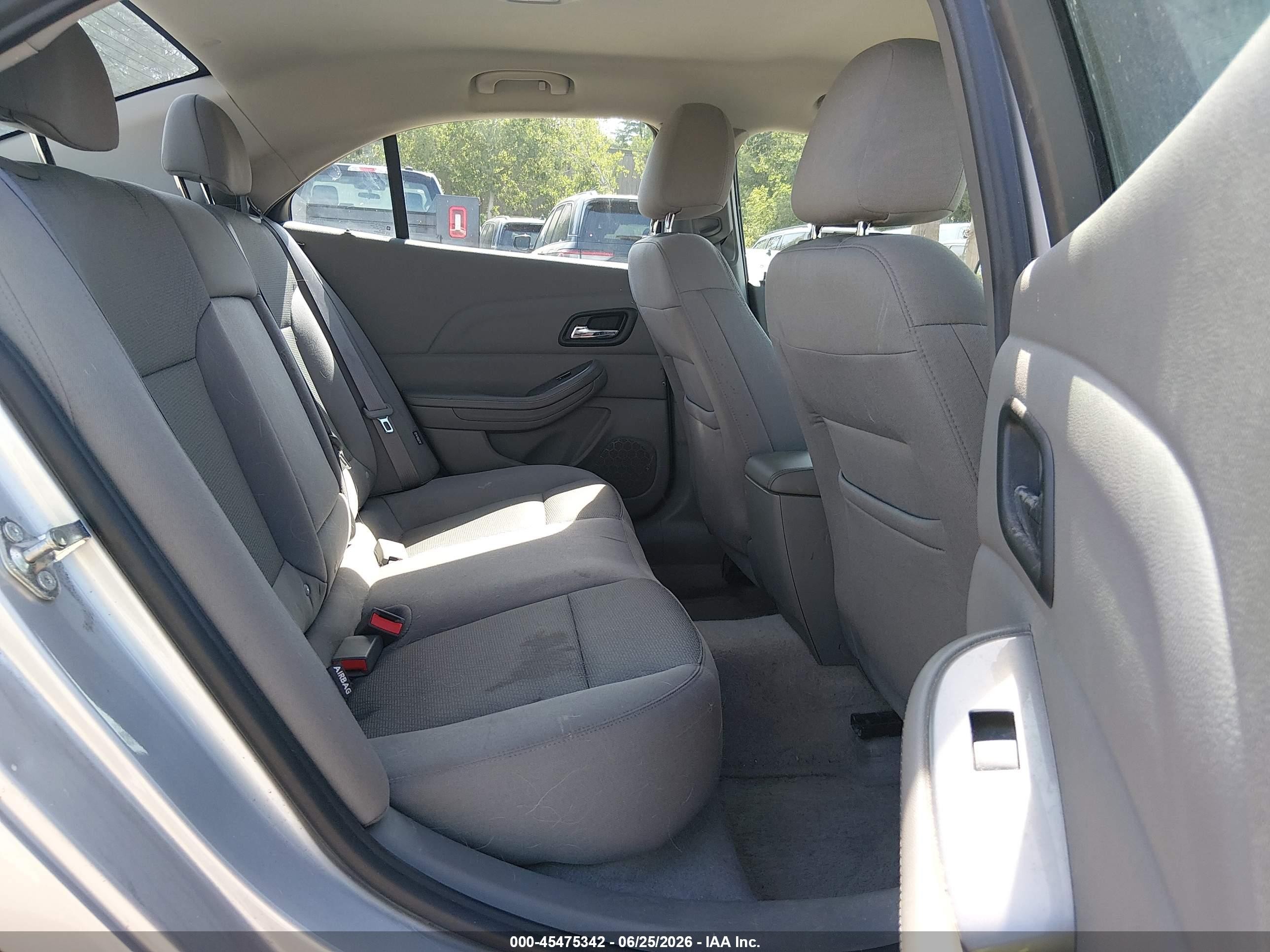 2015 Chevrolet Malibu Ls Silver vin: 1G11B5SL5FF187513