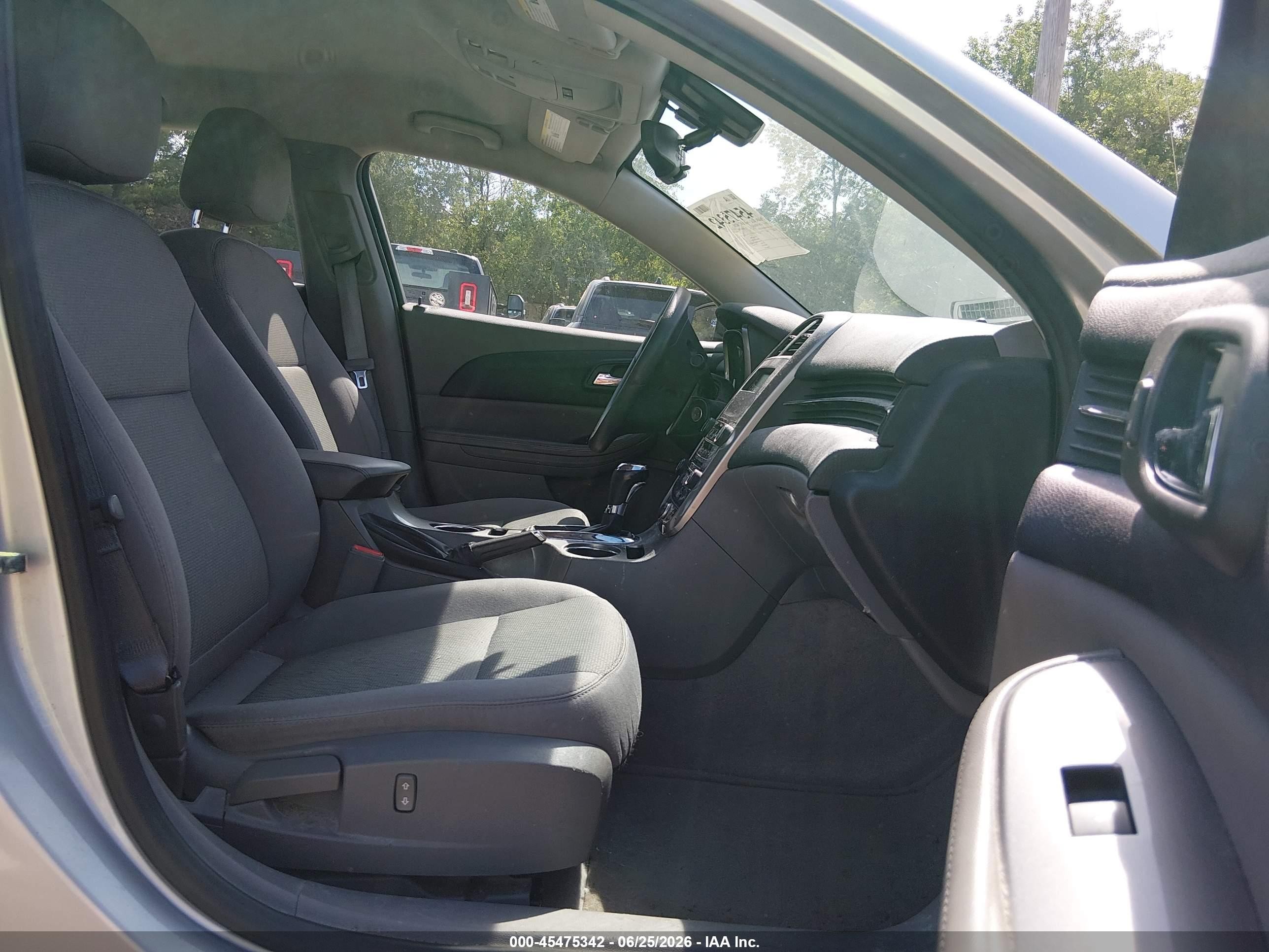 2015 Chevrolet Malibu Ls Silver vin: 1G11B5SL5FF187513